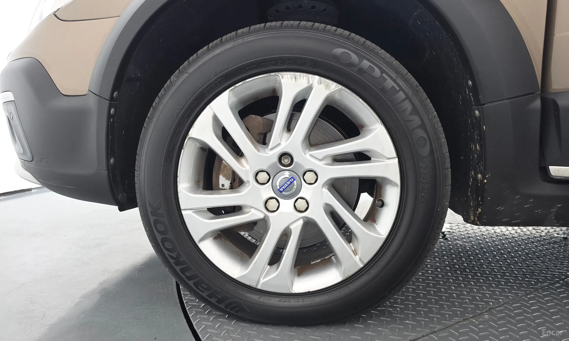 Volvo XC70 превью 5