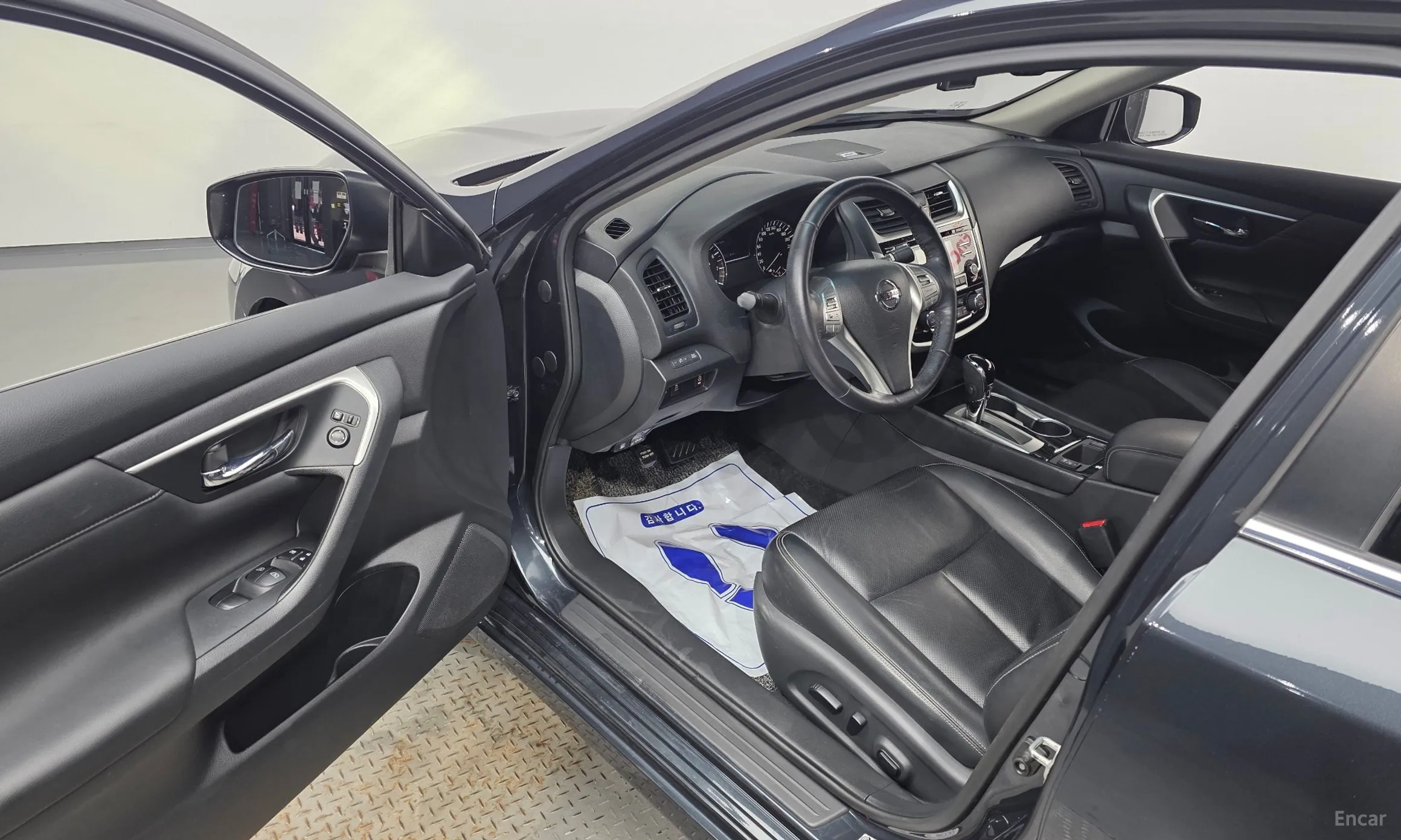 Nissan Altima превью 10