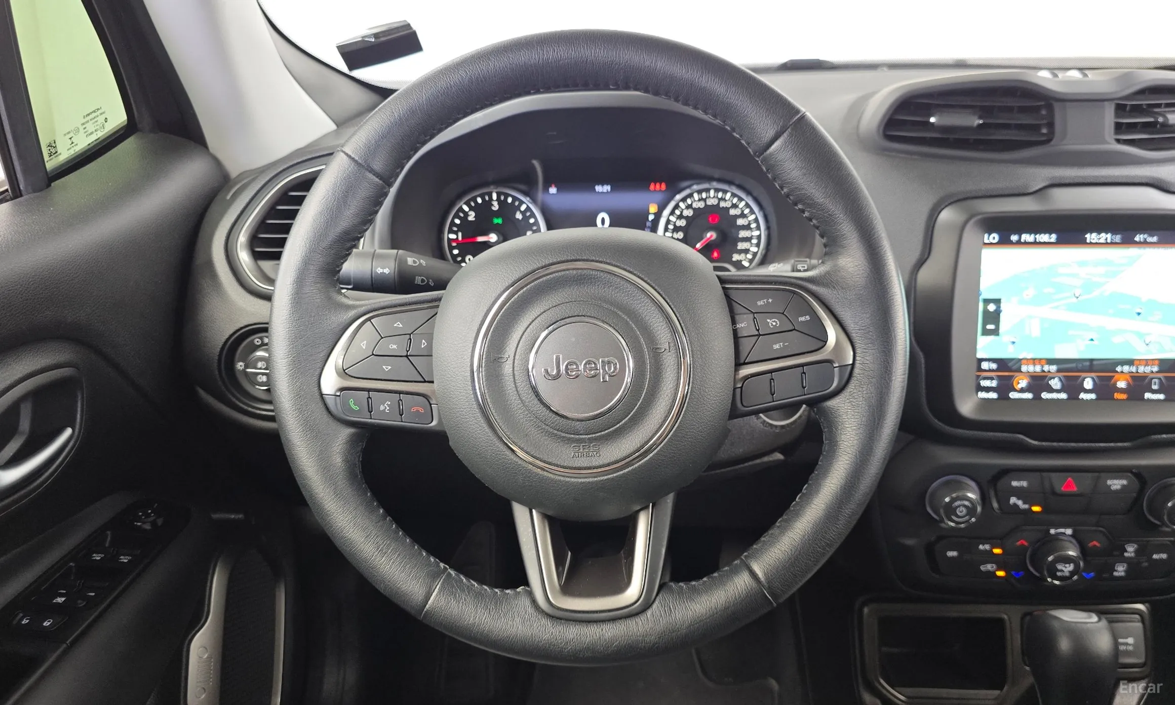 Jeep Renegade превью 12