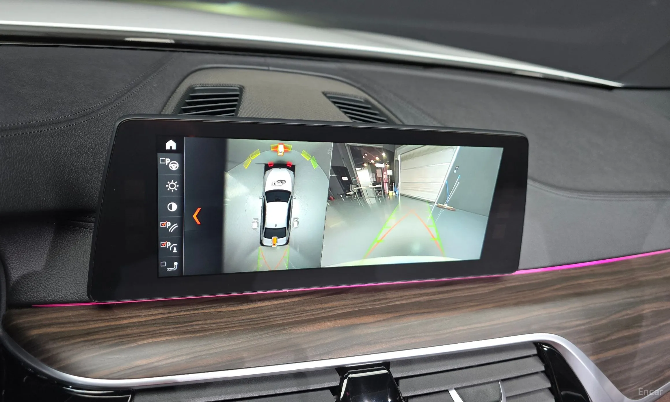 BMW 5 Series (G30) превью 14
