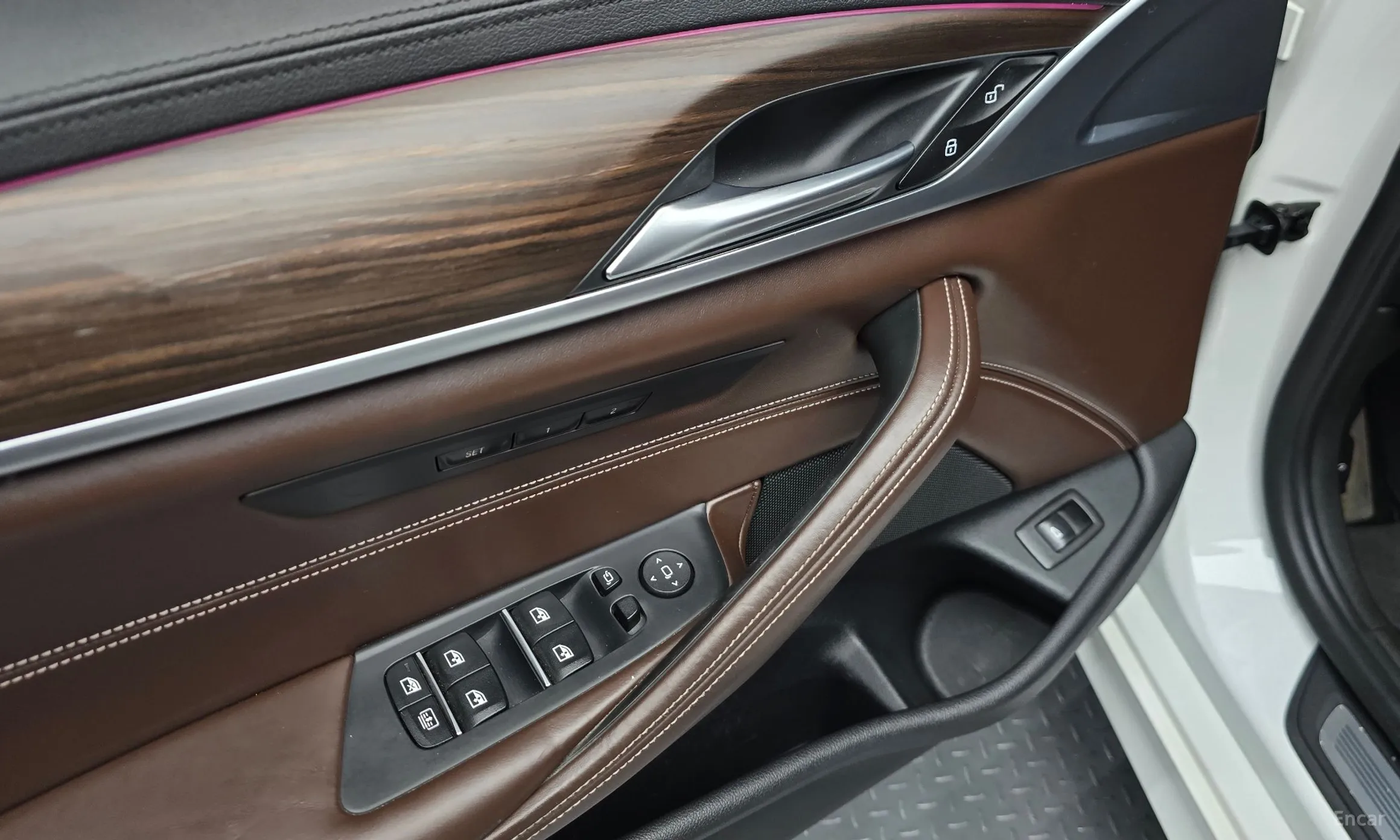 BMW 5 Series (G30) превью 15