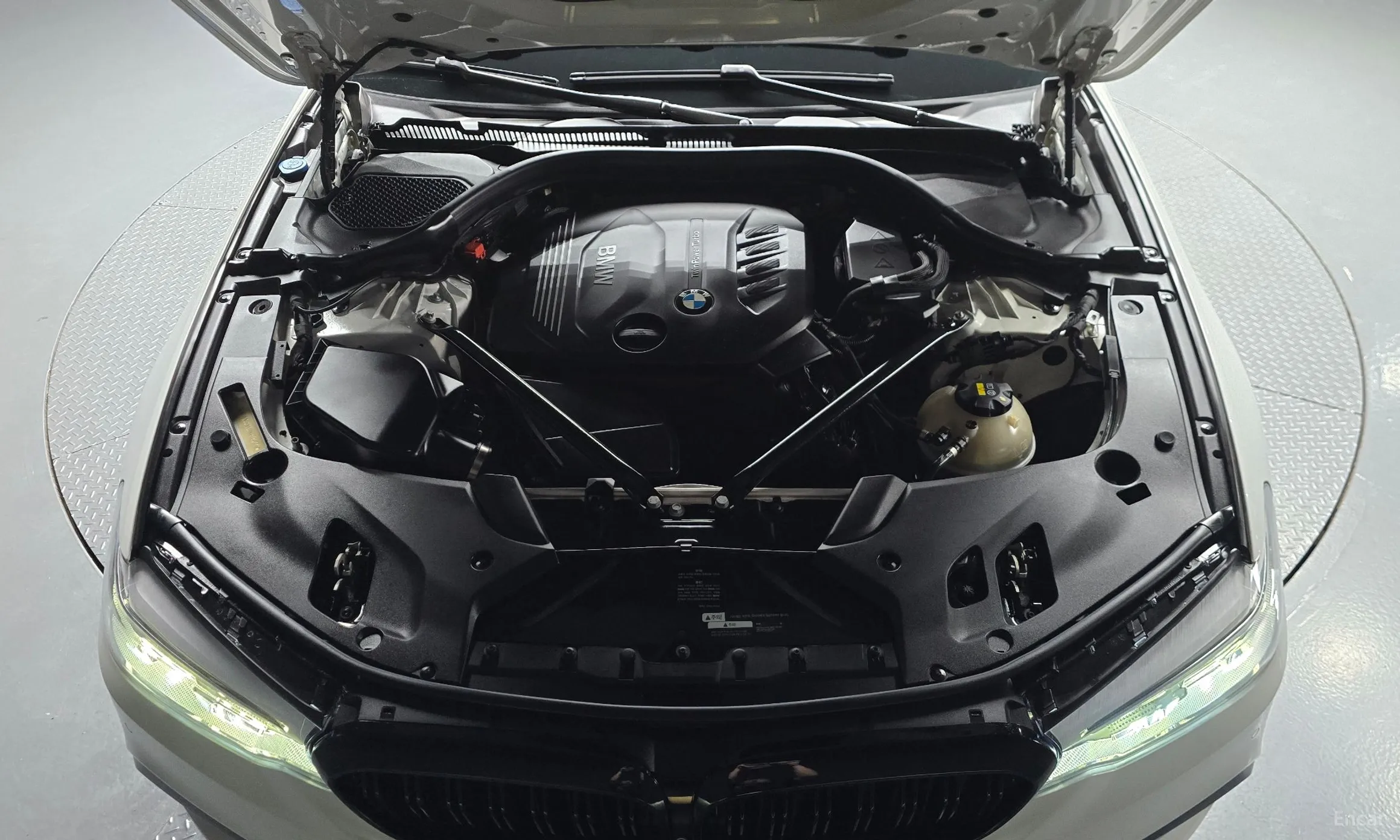 BMW 5 Series (G30) превью 6