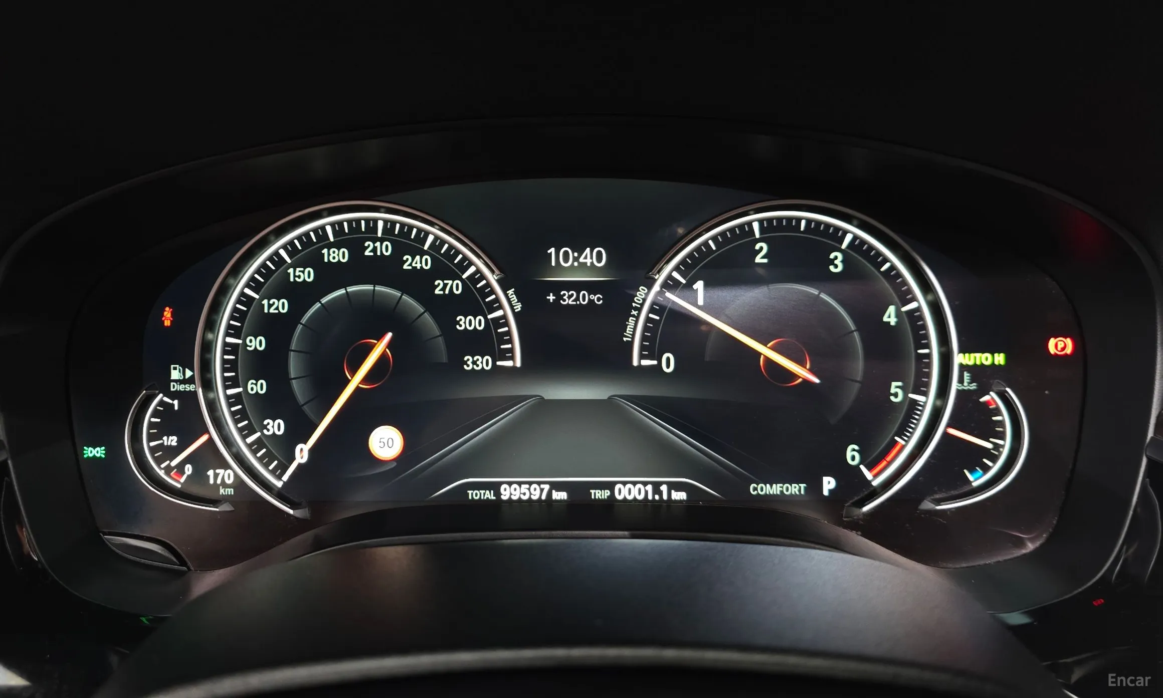 BMW 5 Series (G30) превью 8