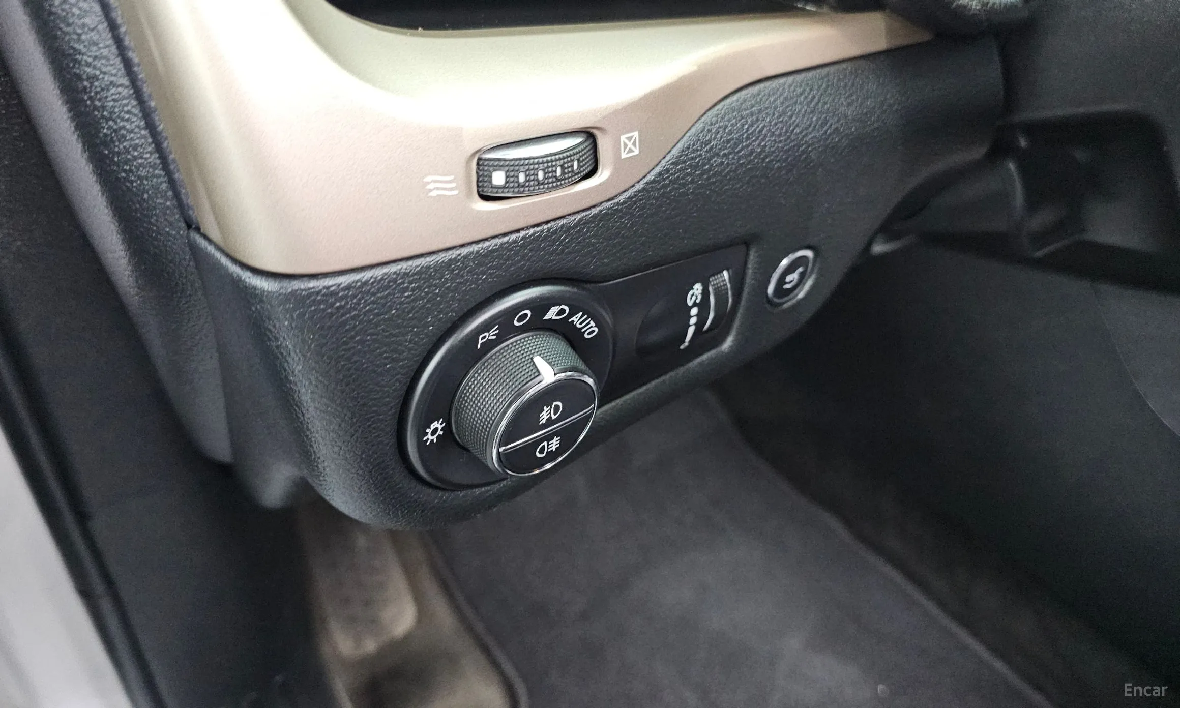 Jeep Cherokee (KL) превью 16