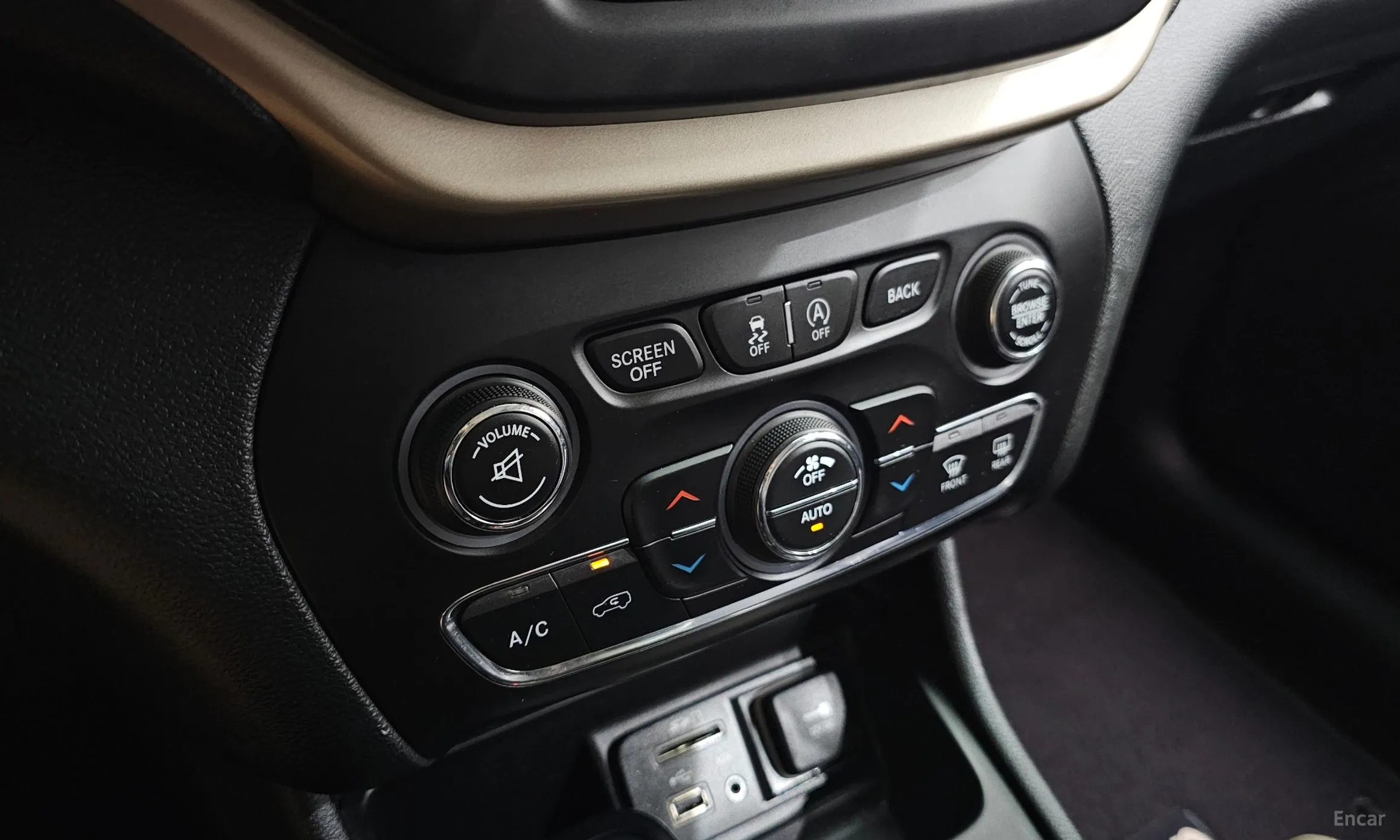 Jeep Cherokee (KL) превью 17