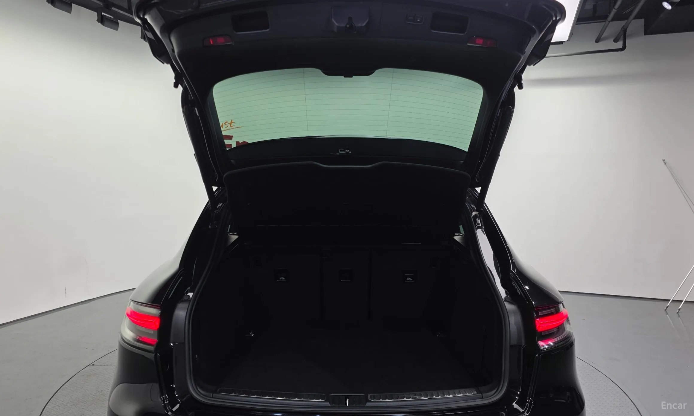 Porsche Macan превью 20