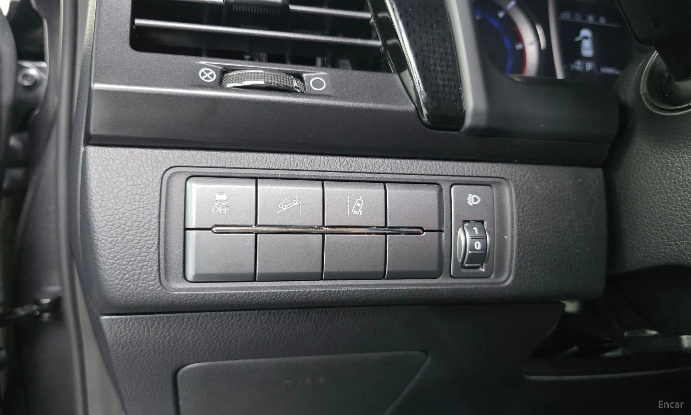 KG Mobility (SsangYong) Rexton Sports превью 12