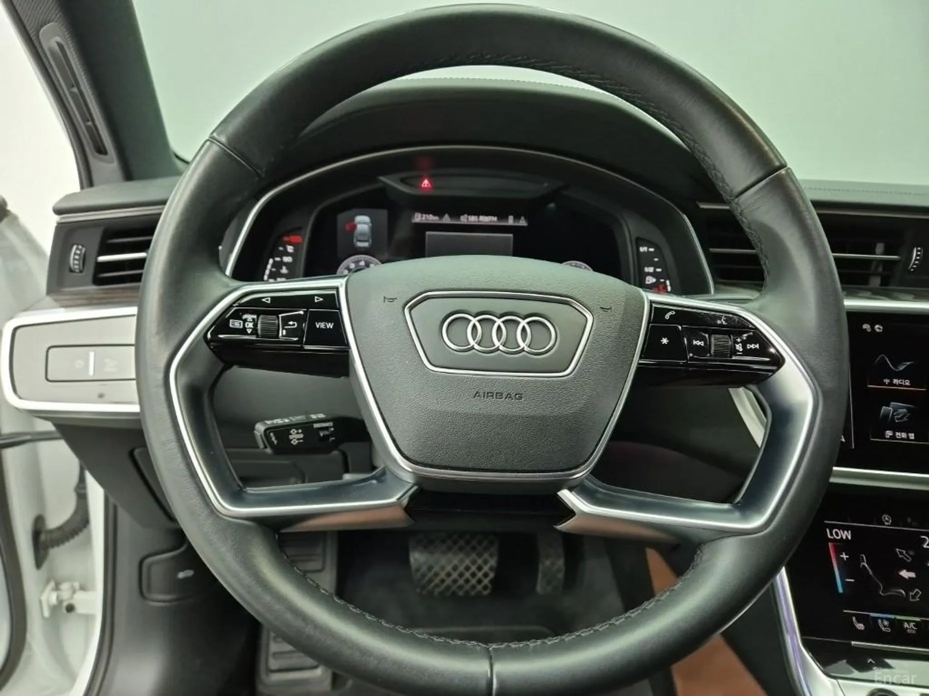 Audi A6 (C8) превью 13