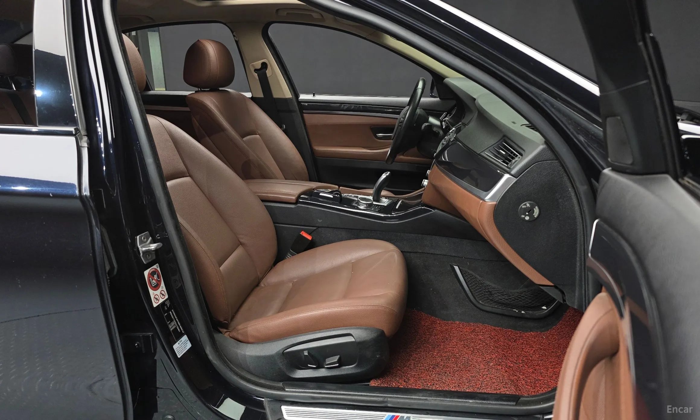 BMW 5 Series (F10) превью 11