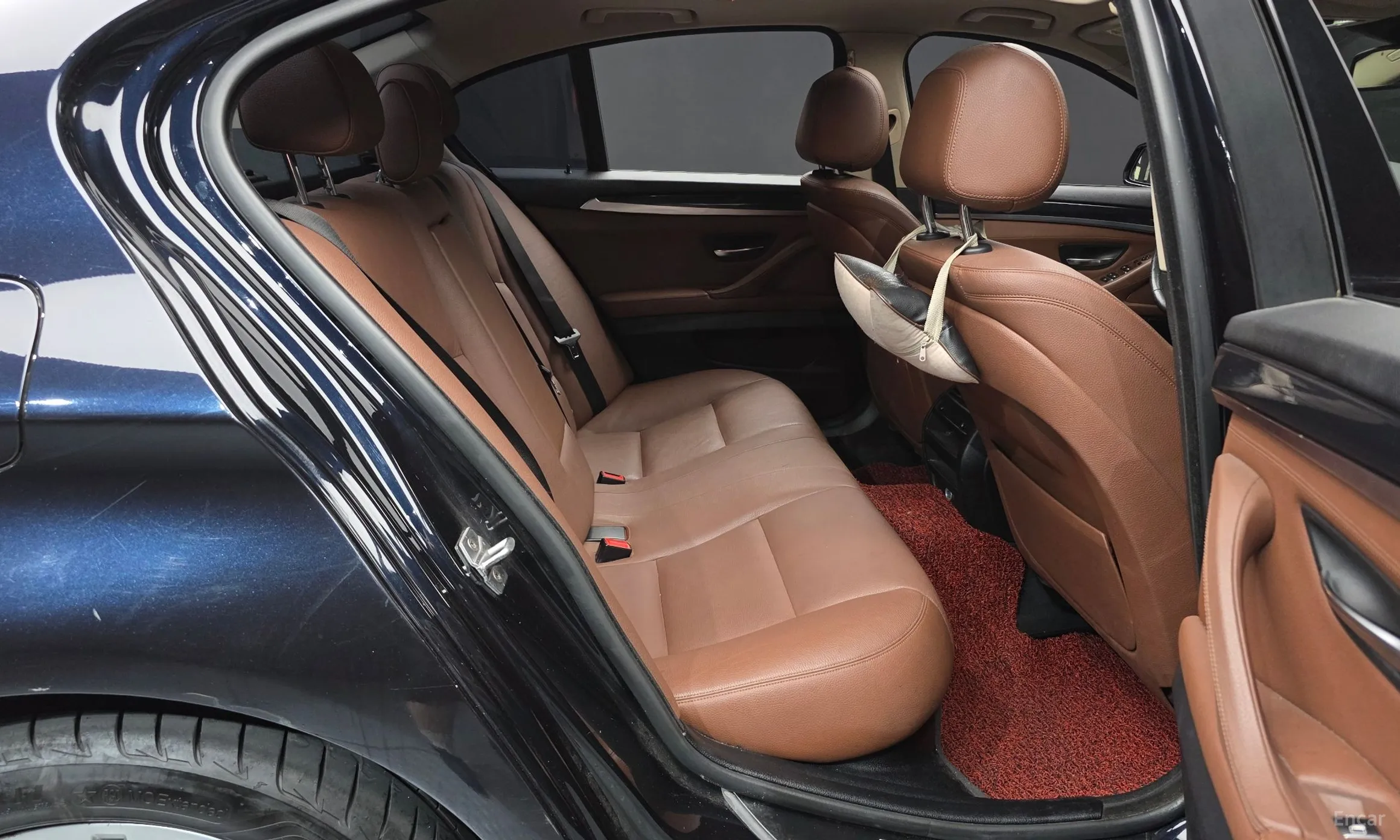 BMW 5 Series (F10) превью 12