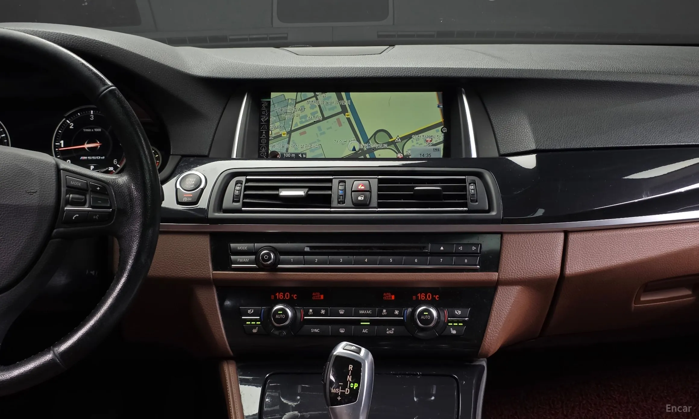 BMW 5 Series (F10) превью 13