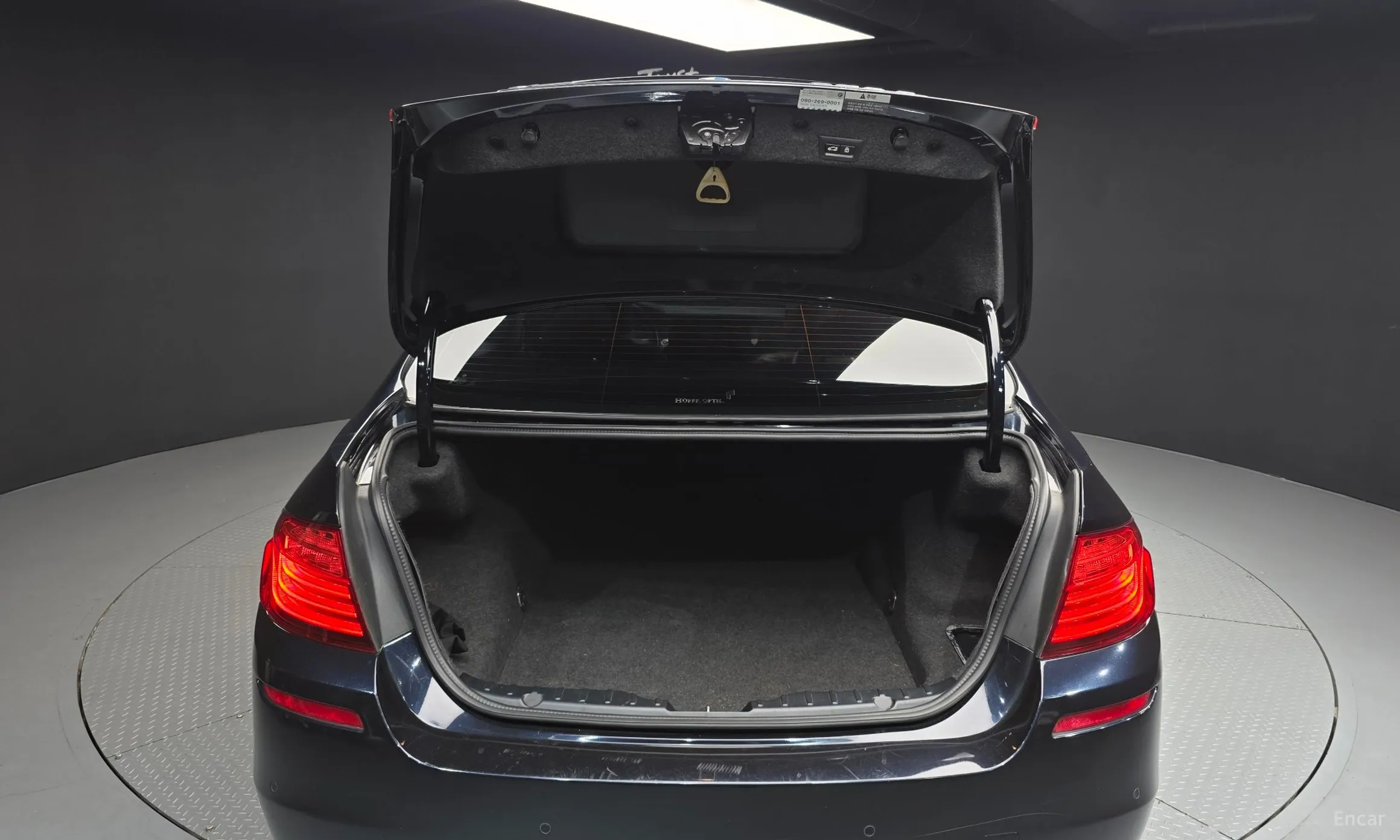 BMW 5 Series (F10) превью 20