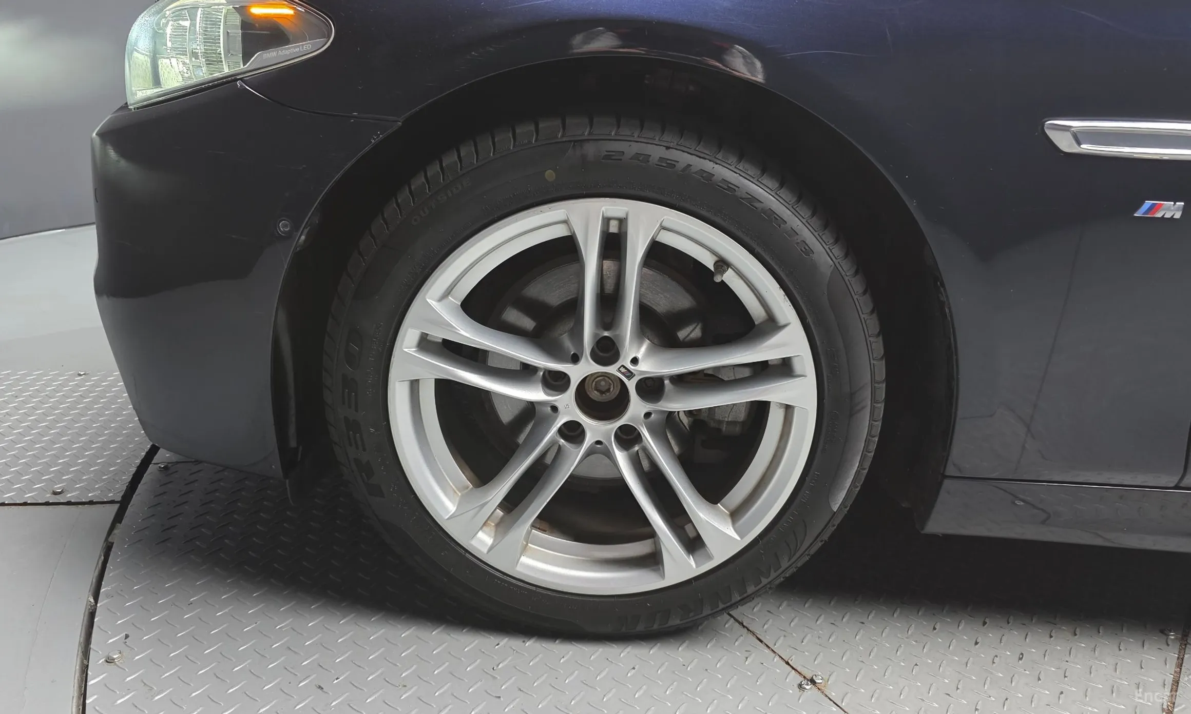BMW 5 Series (F10) превью 5