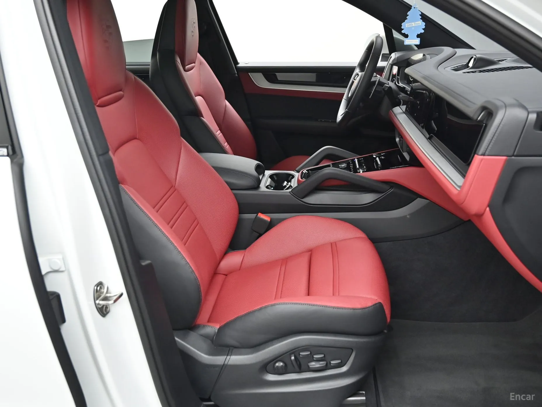 Porsche Cayenne (PO536) превью 10
