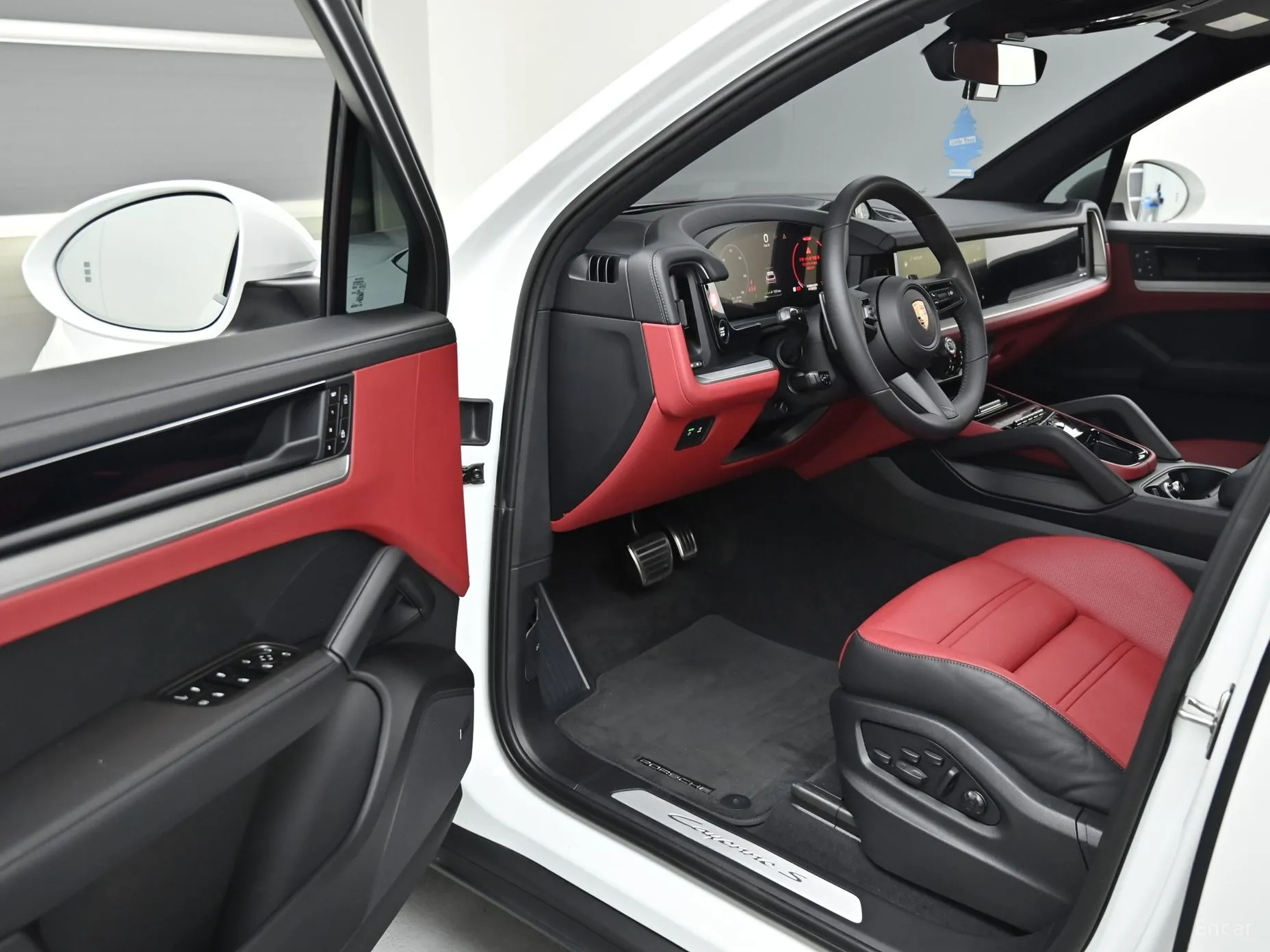 Porsche Cayenne (PO536) превью 11