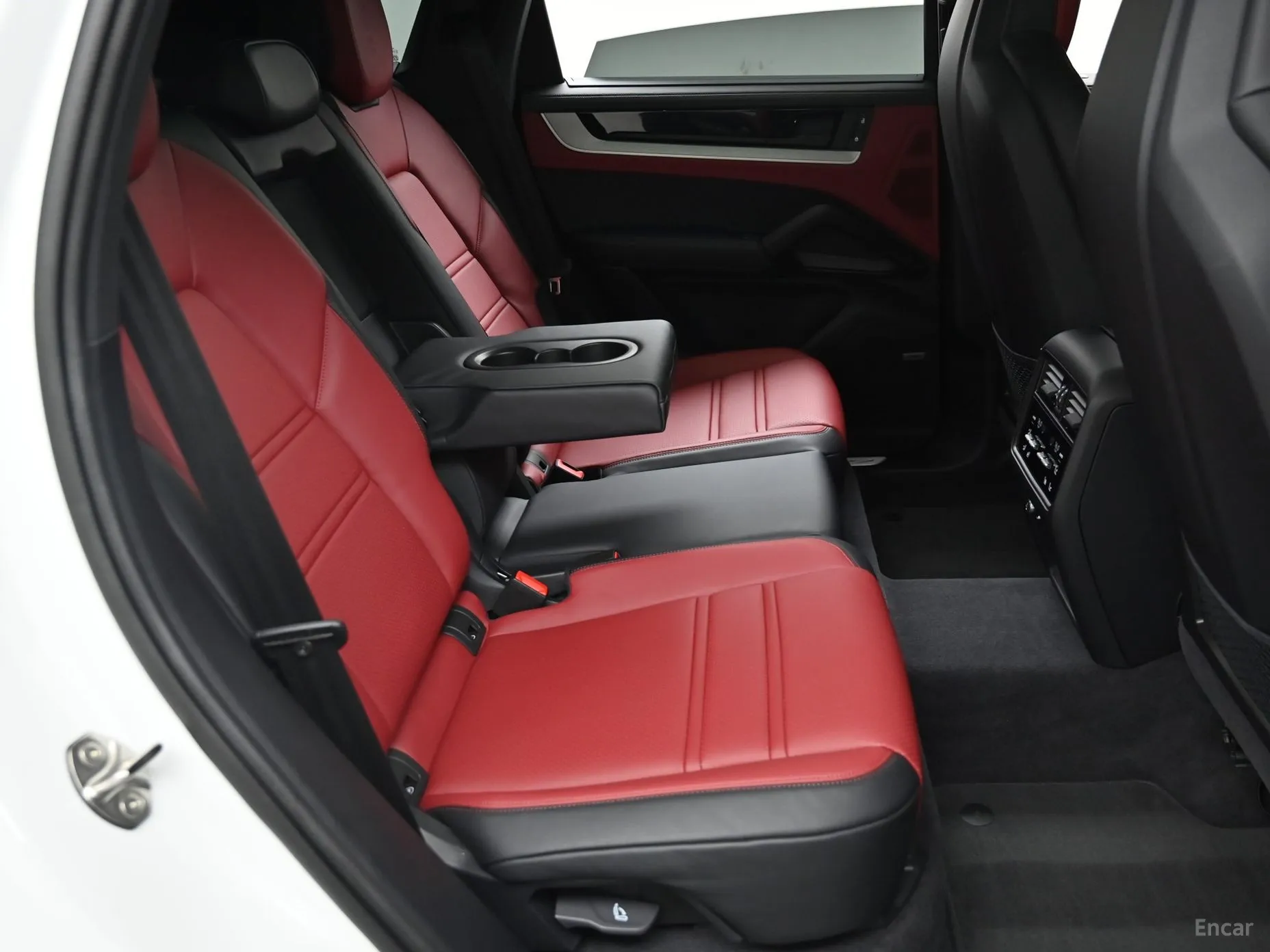 Porsche Cayenne (PO536) превью 12