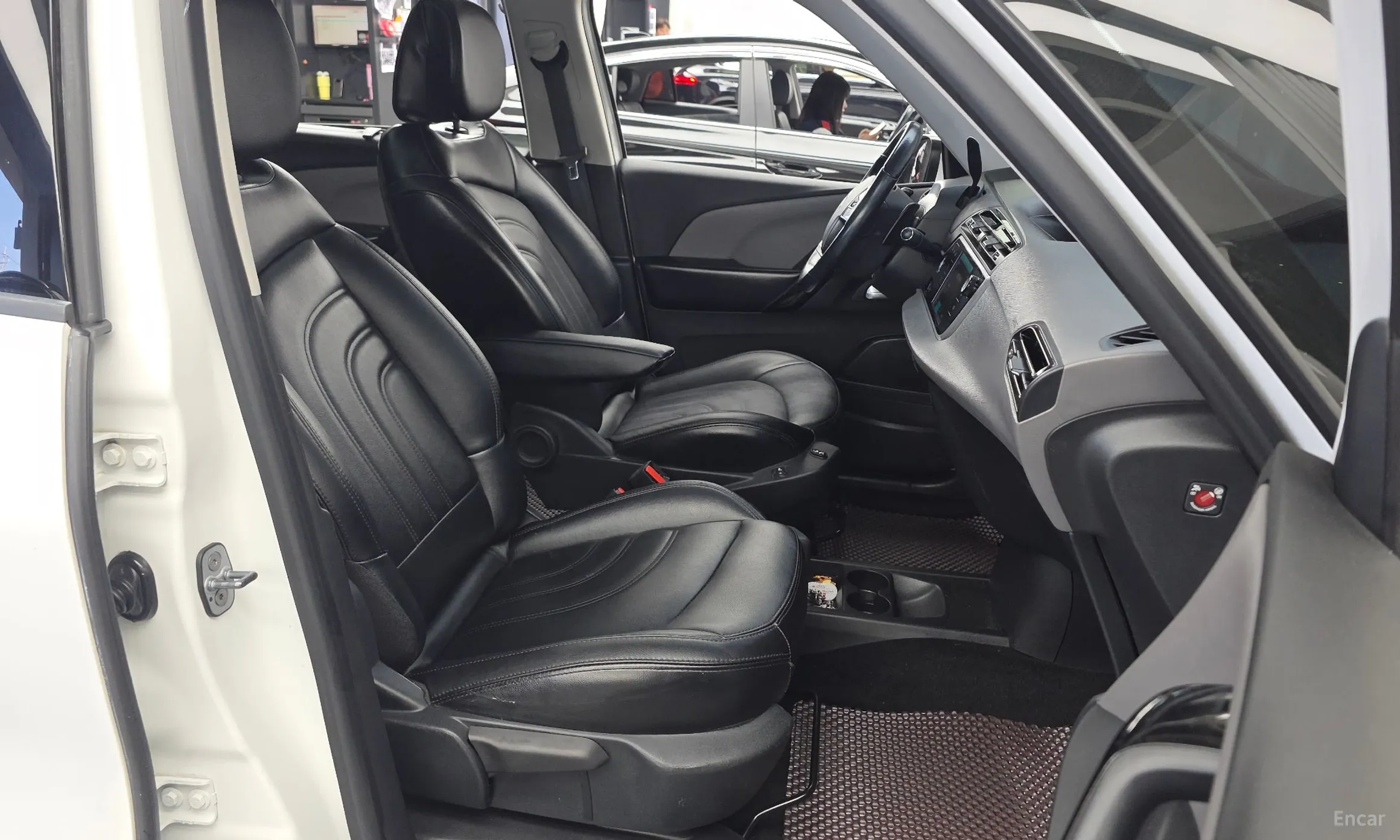 Citroën/DS Grand C4 Picasso превью 11