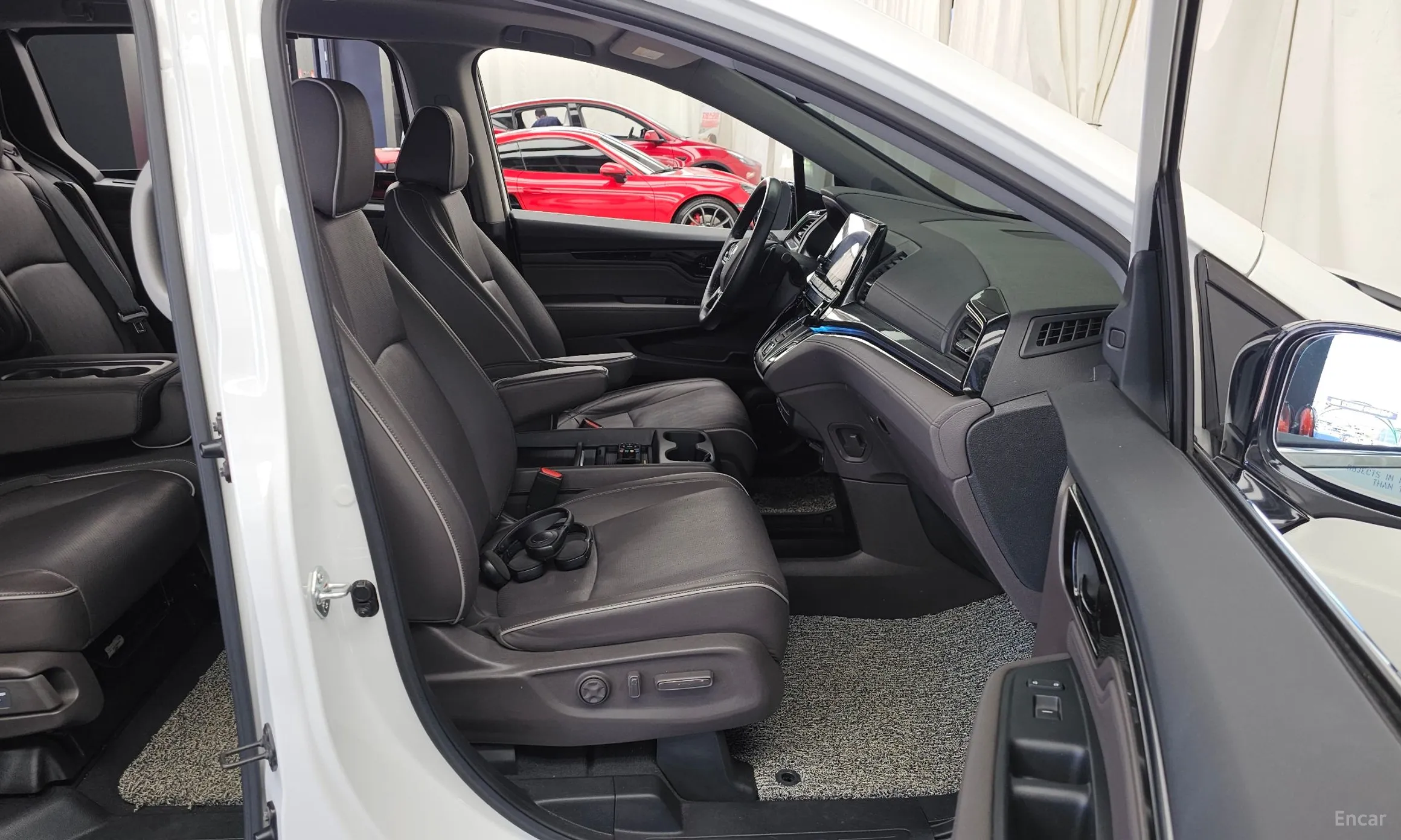 Honda Odyssey превью 11