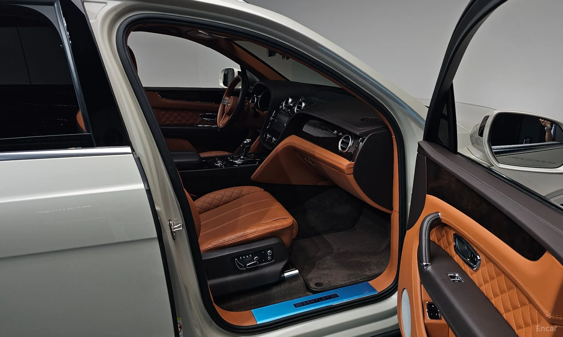 Bentley Bentayga превью 11