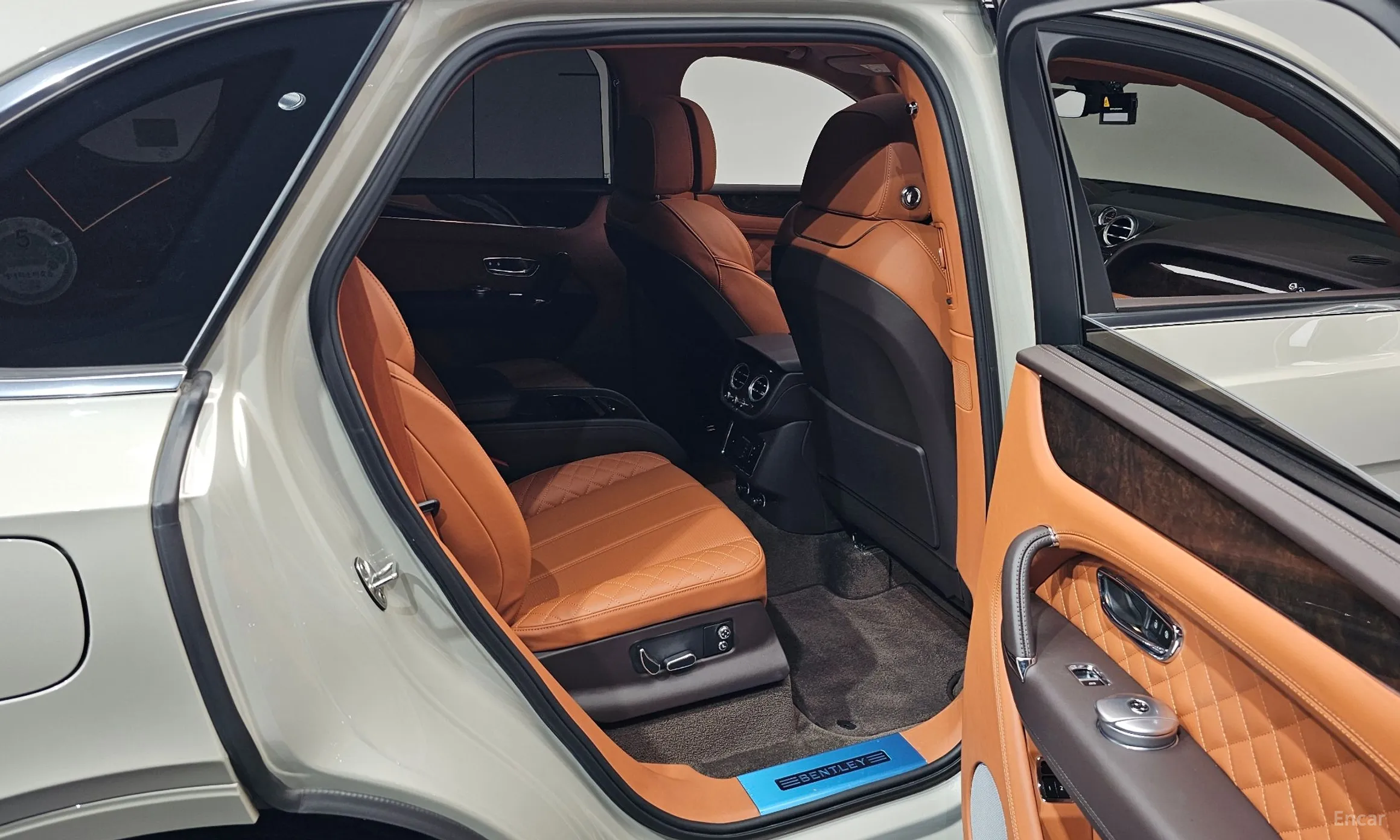 Bentley Bentayga превью 12