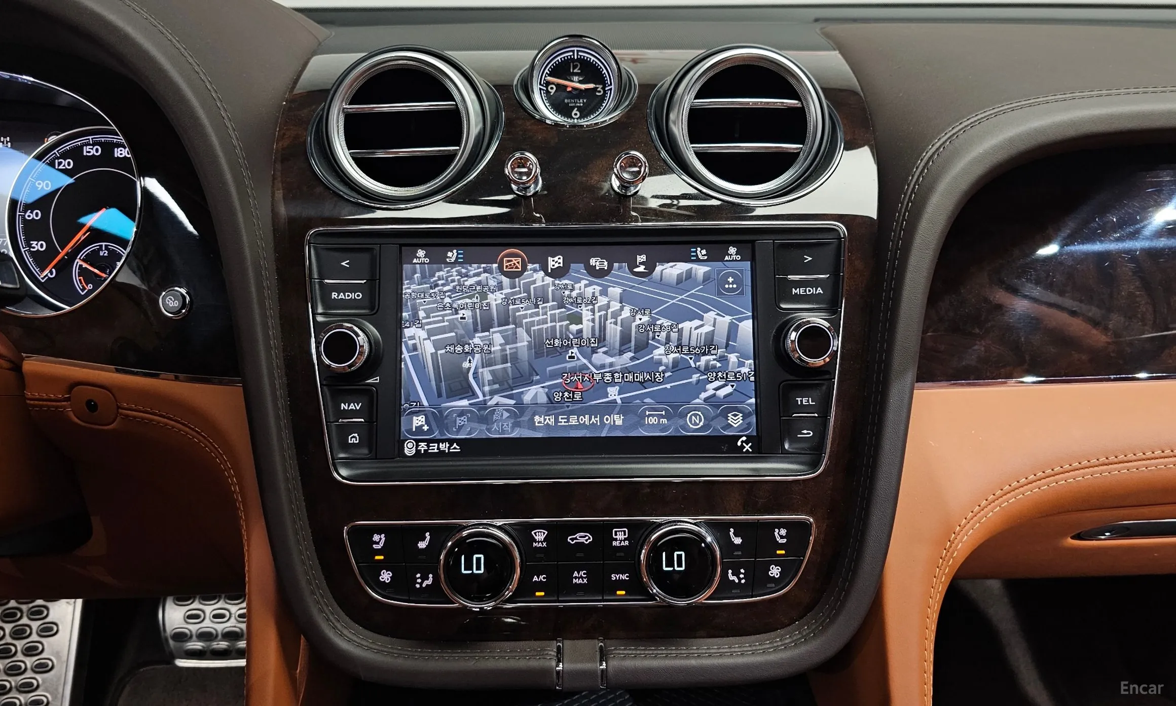 Bentley Bentayga превью 14