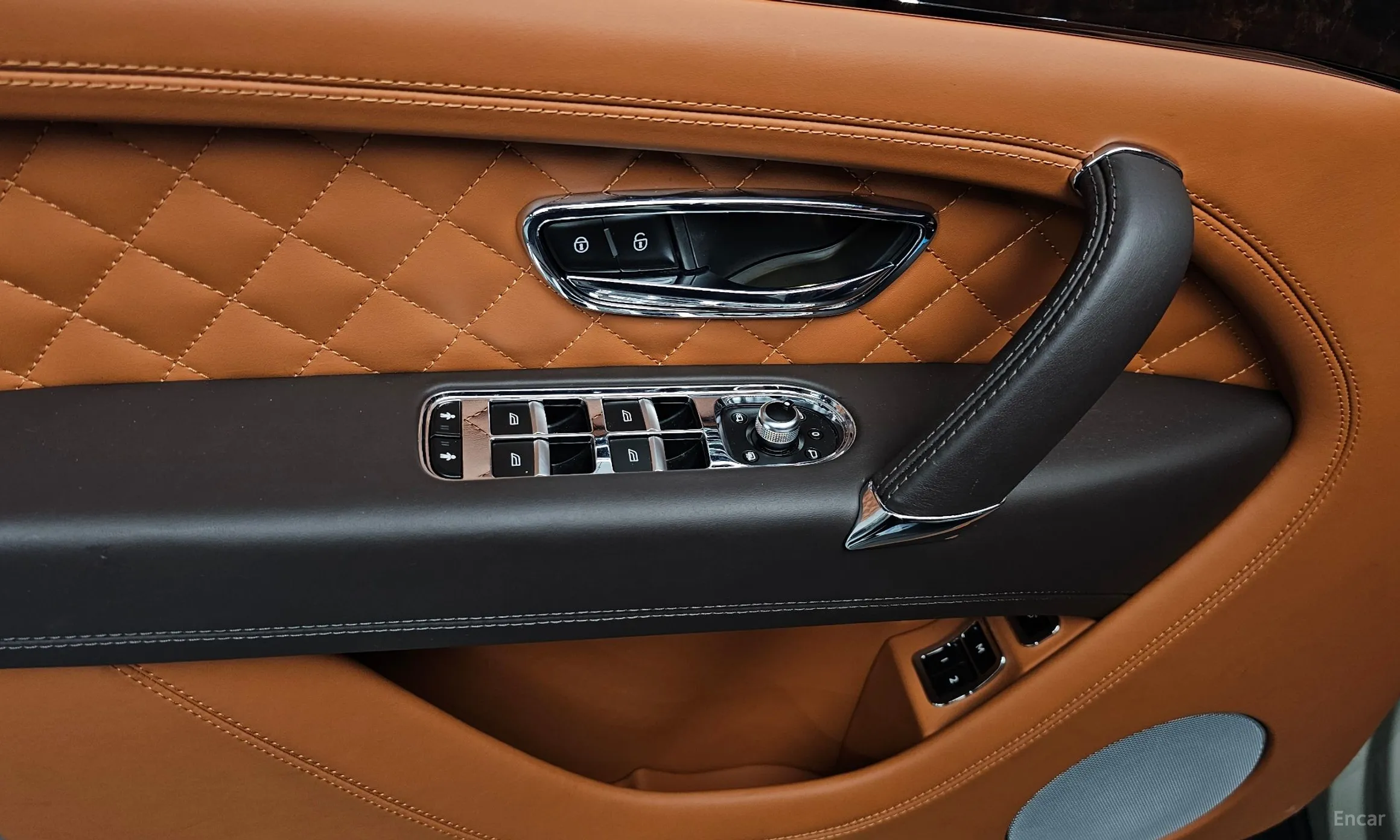 Bentley Bentayga превью 18