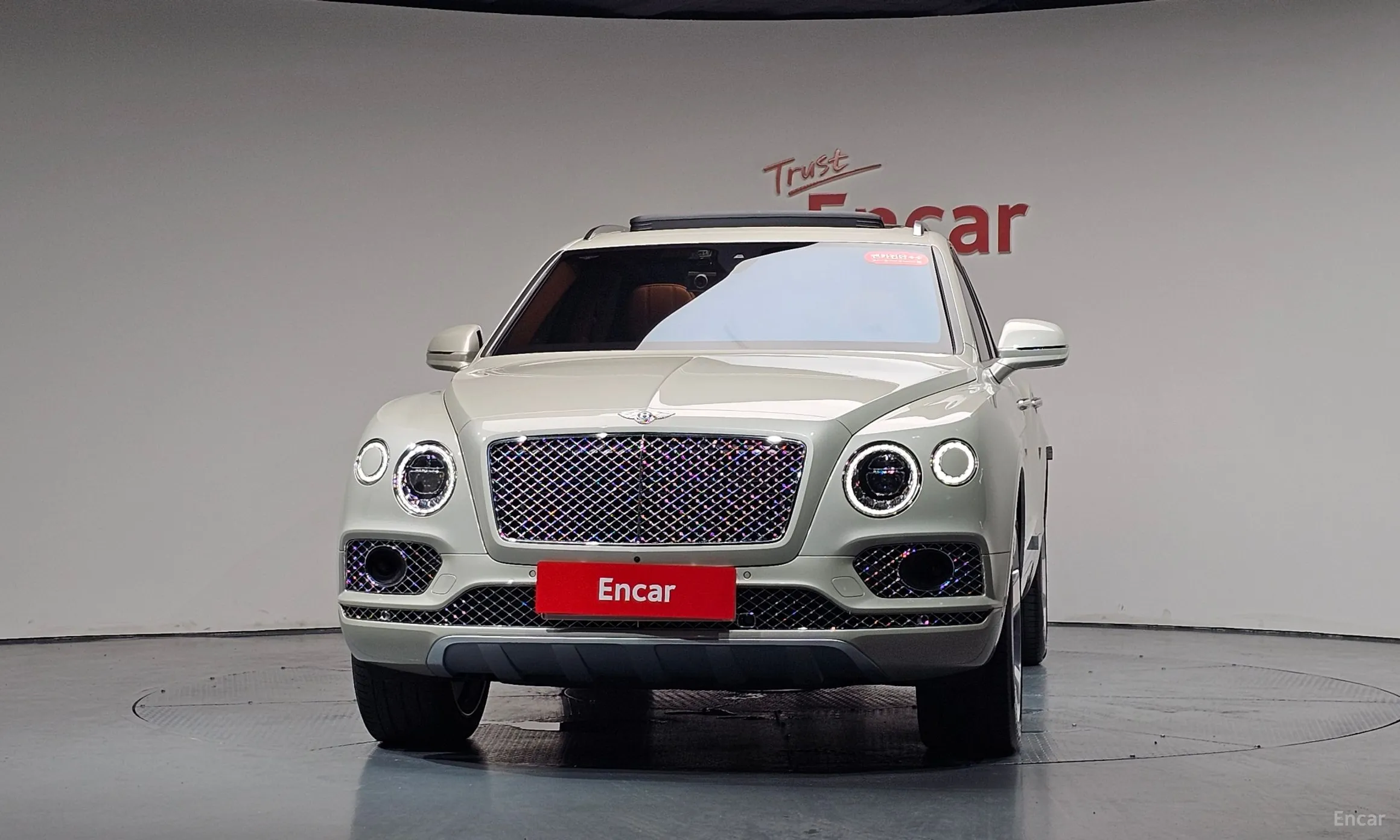 Bentley Bentayga превью 3