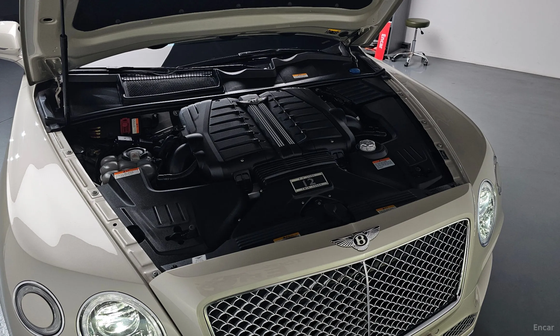 Bentley Bentayga превью 6