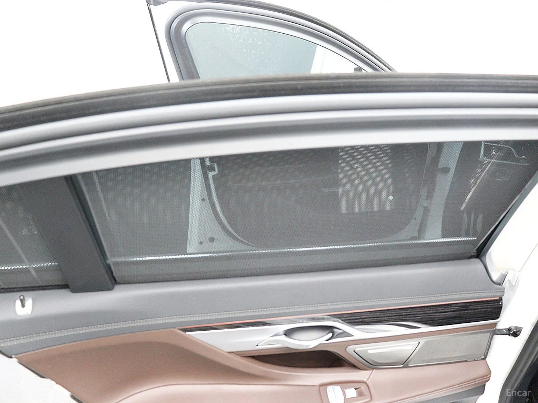 BMW 7 Series (G11) превью 15