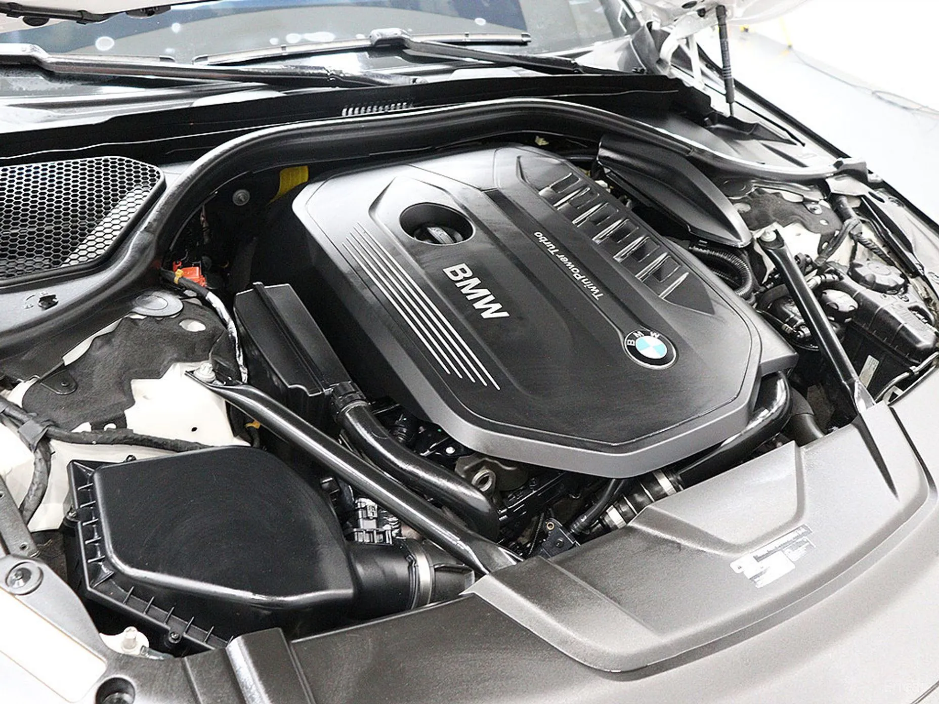 BMW 7 Series (G11) превью 20