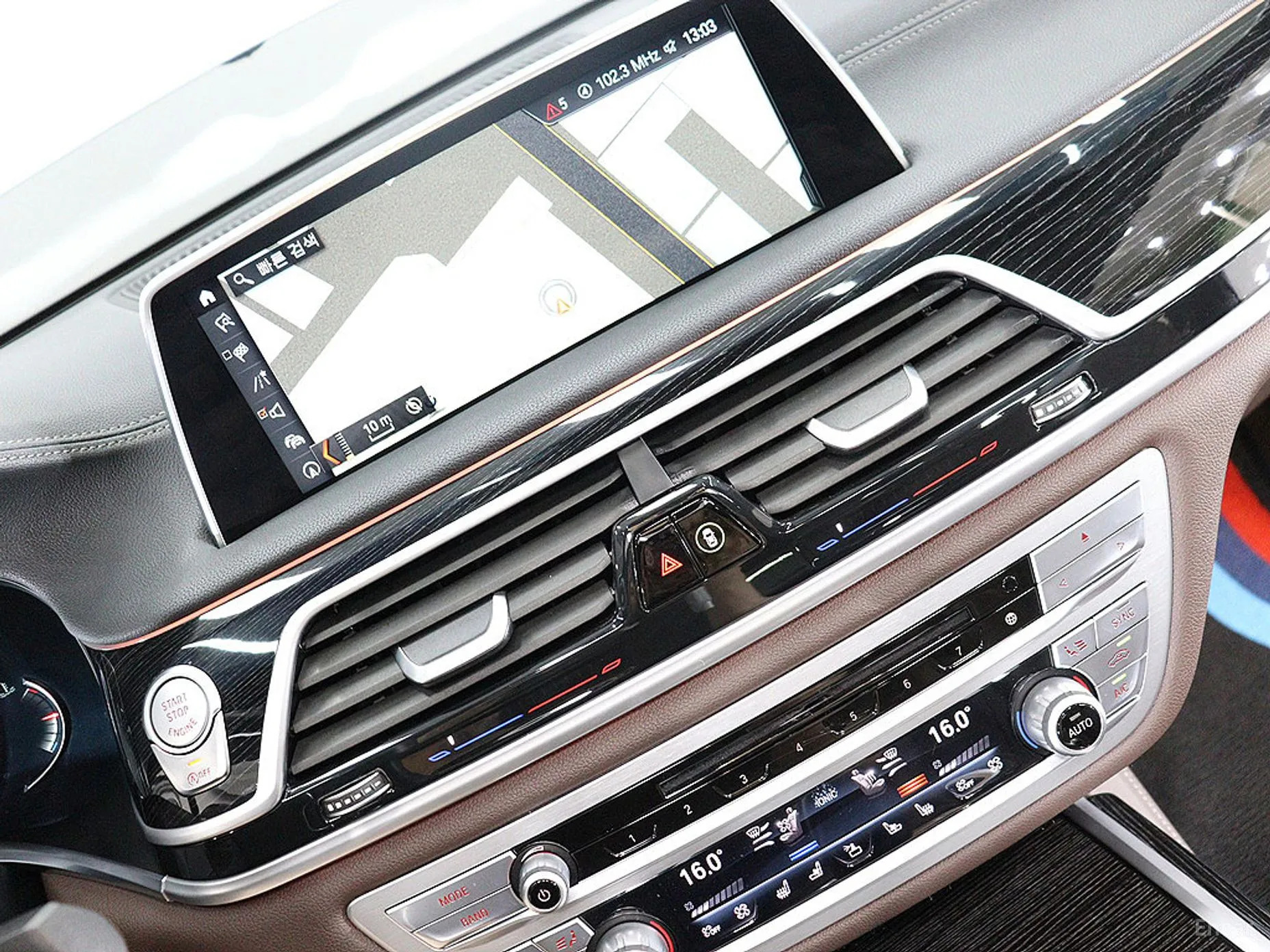 BMW 7 Series (G11) превью 8