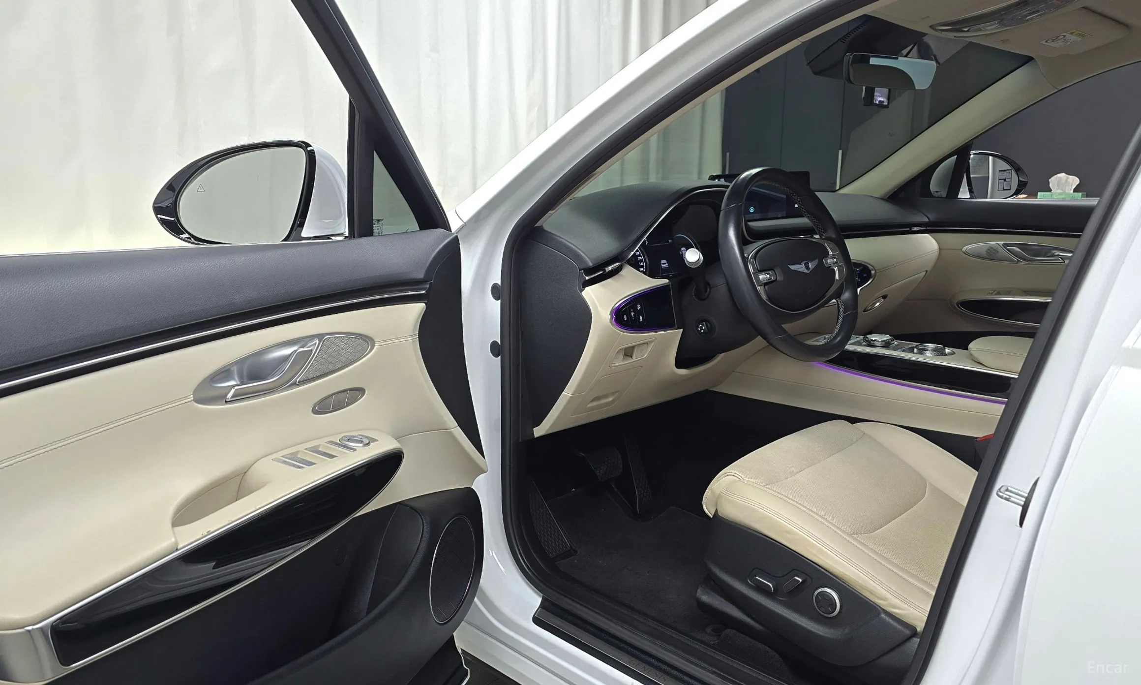 Genesis GV70 превью 10