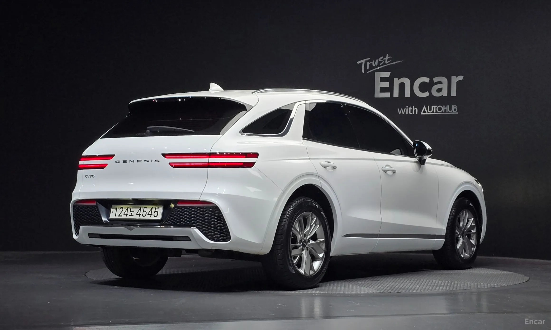 Genesis GV70 превью 2