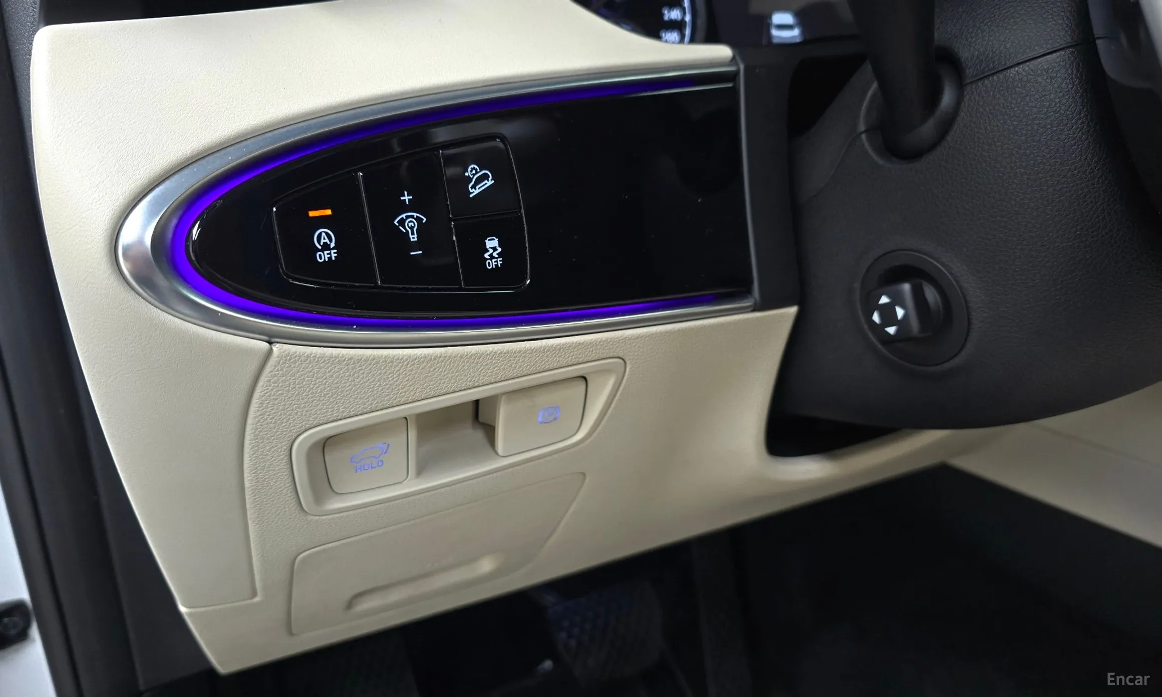 Genesis GV70 превью 19