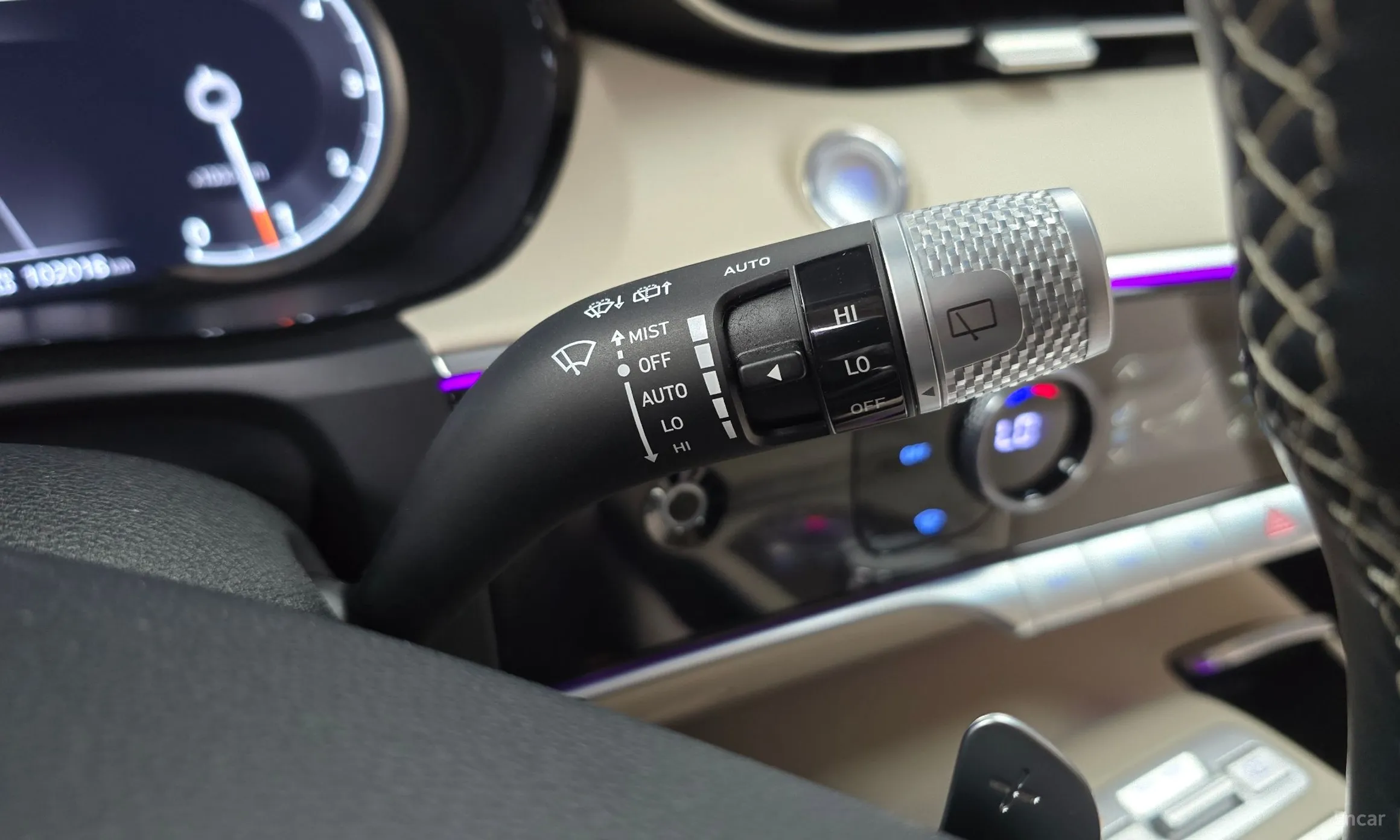 Genesis GV70 превью 20