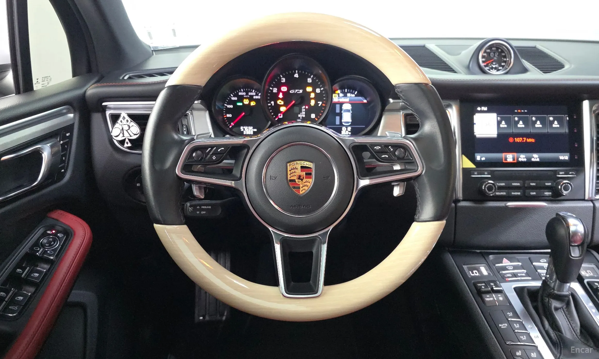 Porsche Macan превью 13