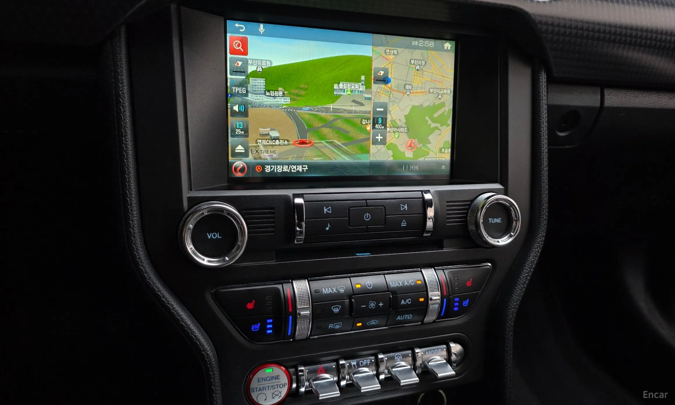 Ford Mustang превью 13