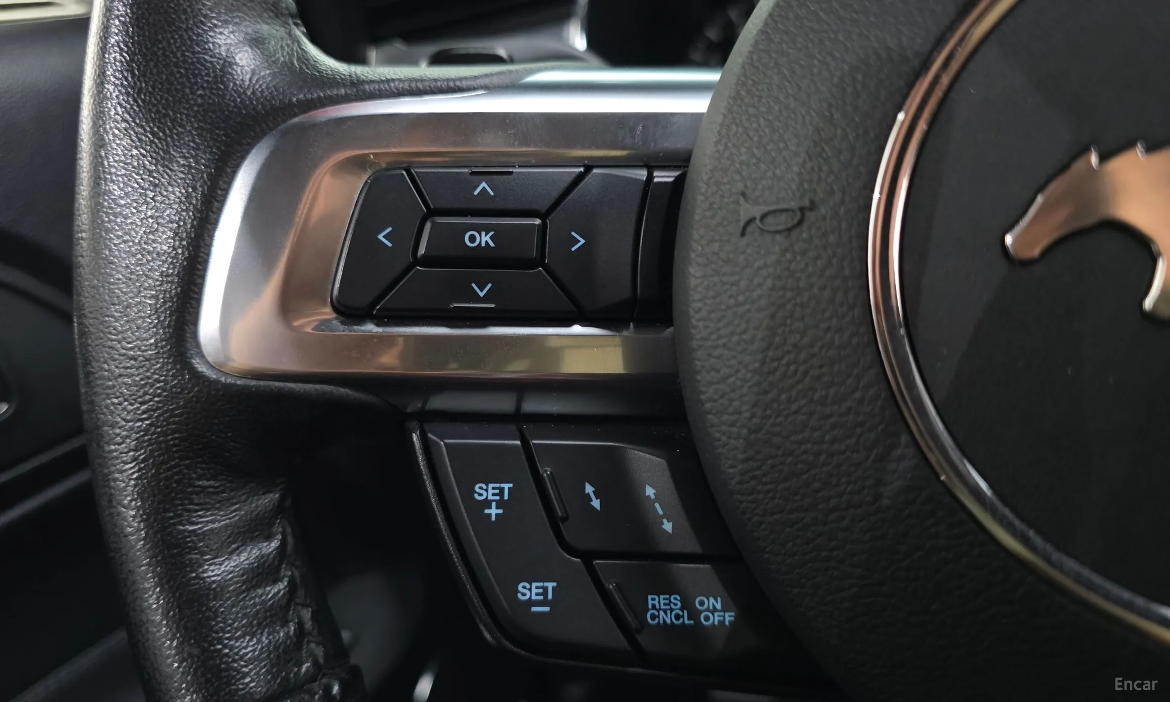 Ford Mustang превью 16