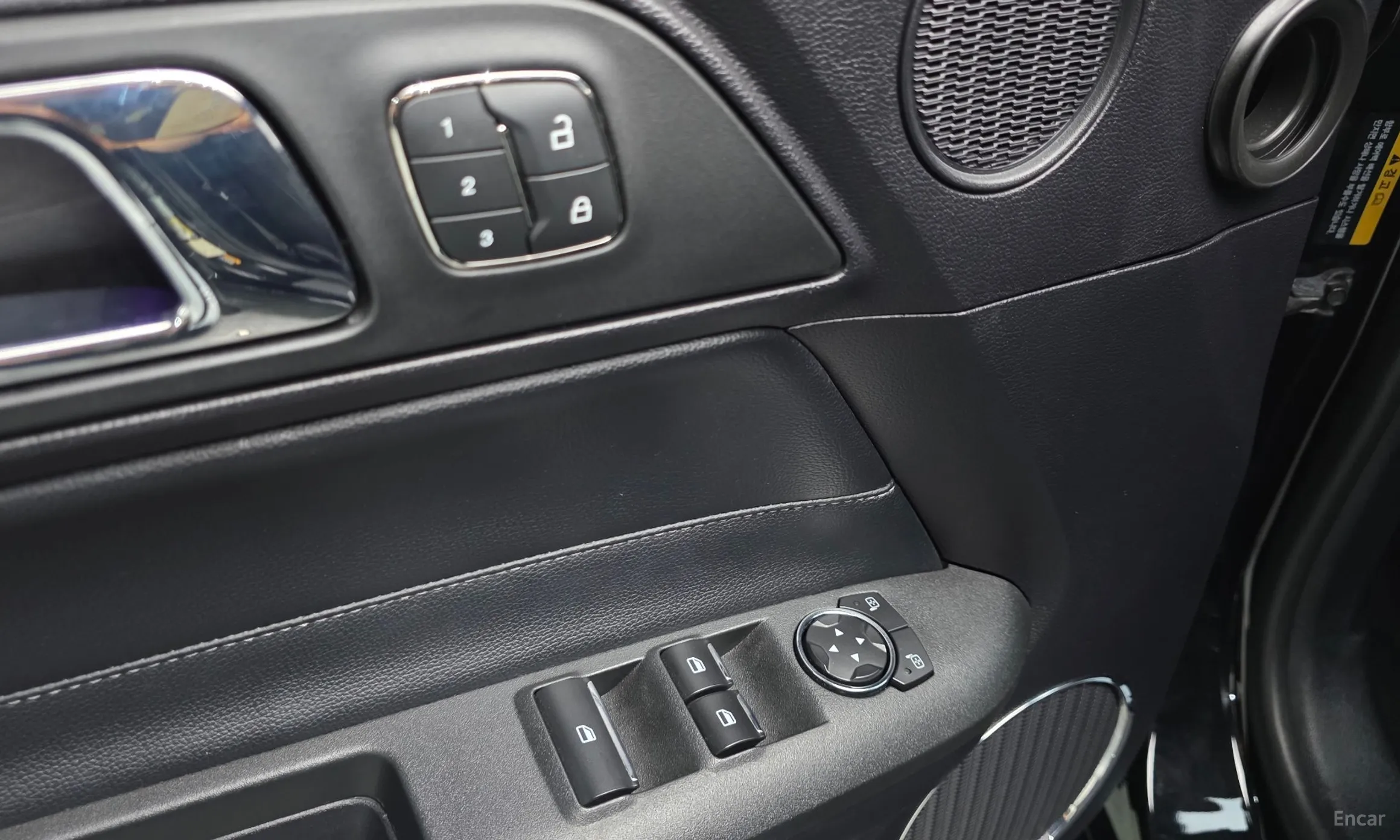Ford Mustang превью 18