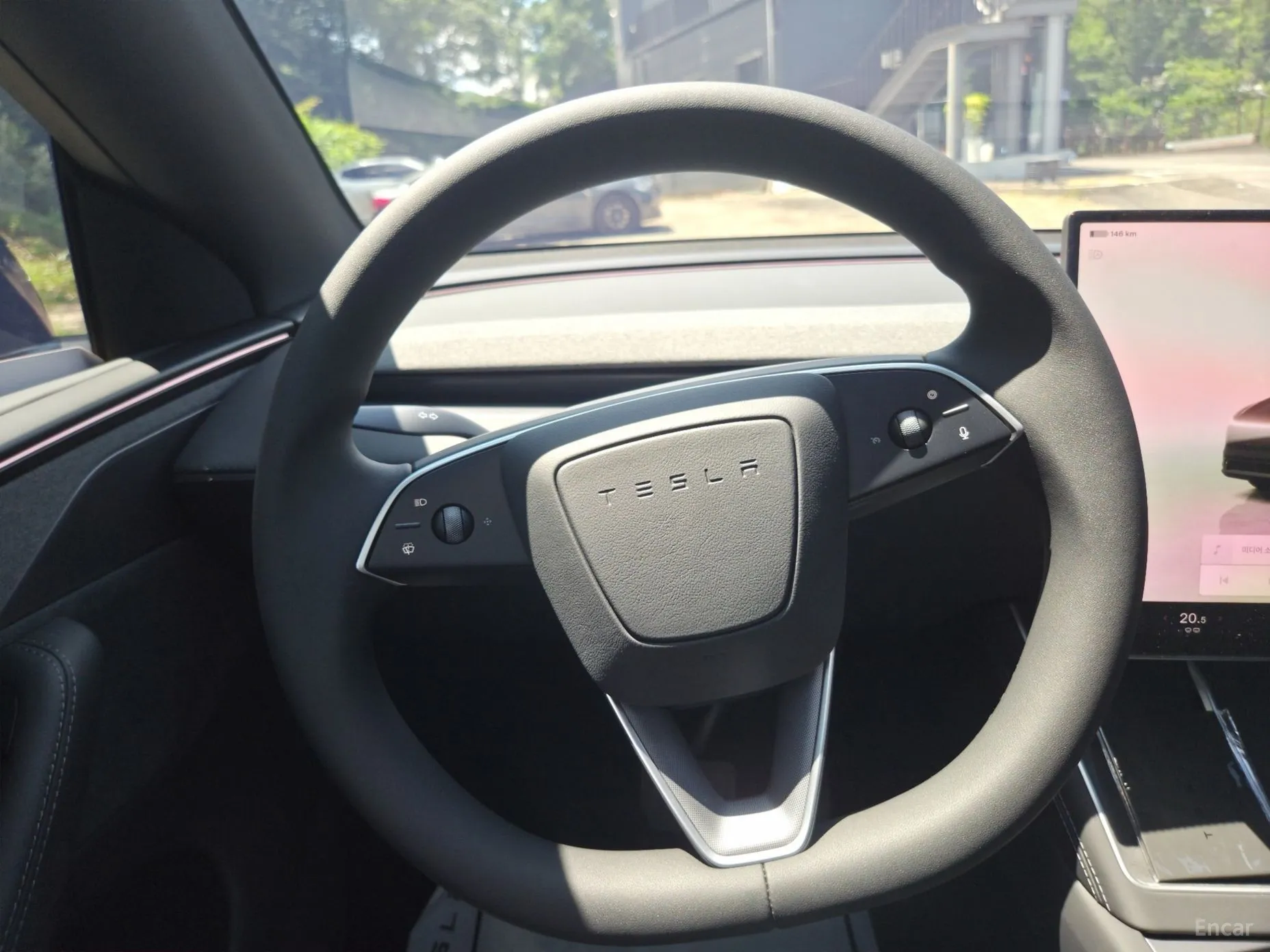 Tesla Model Y превью 14
