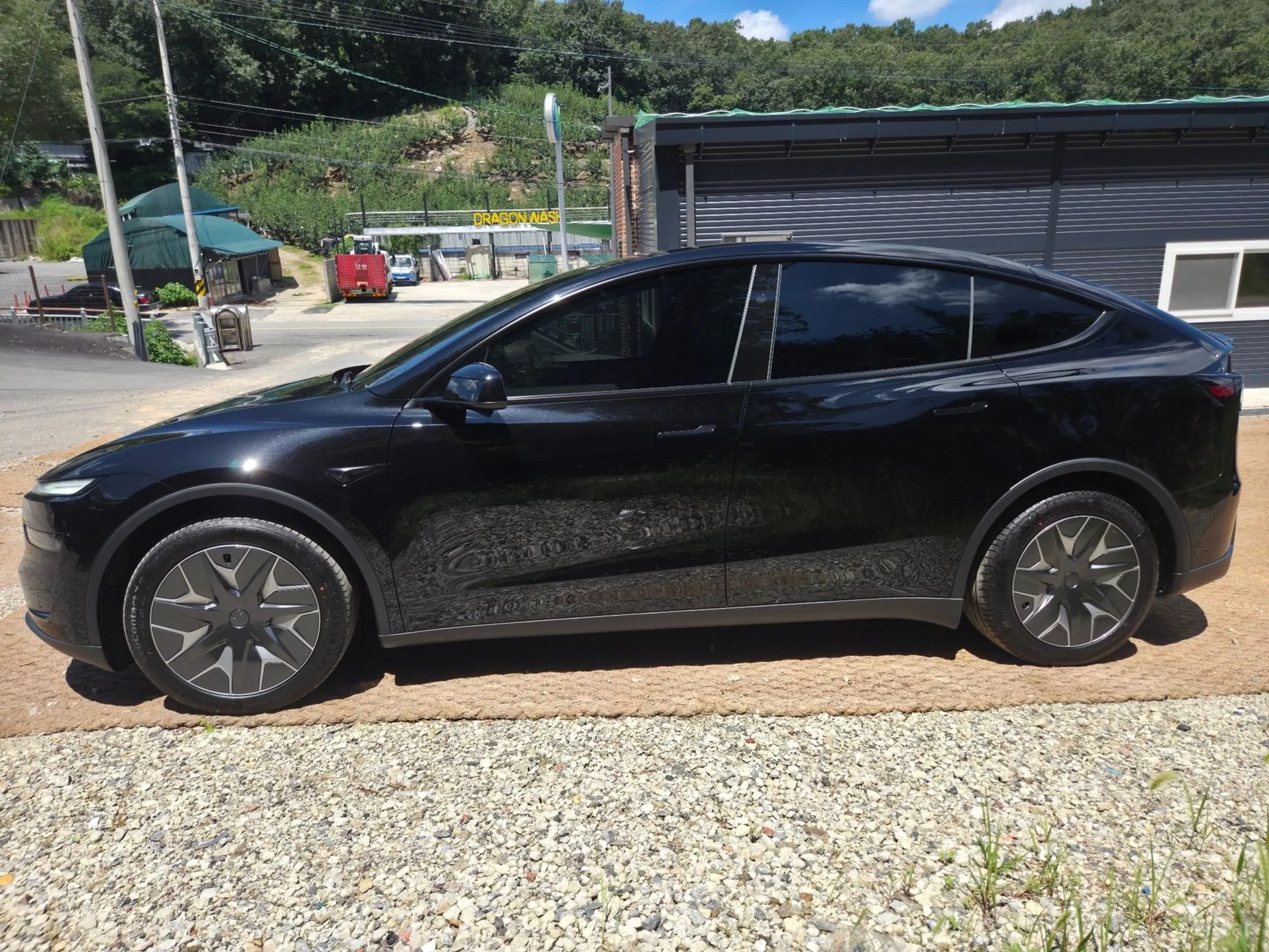 Tesla Model Y превью 3