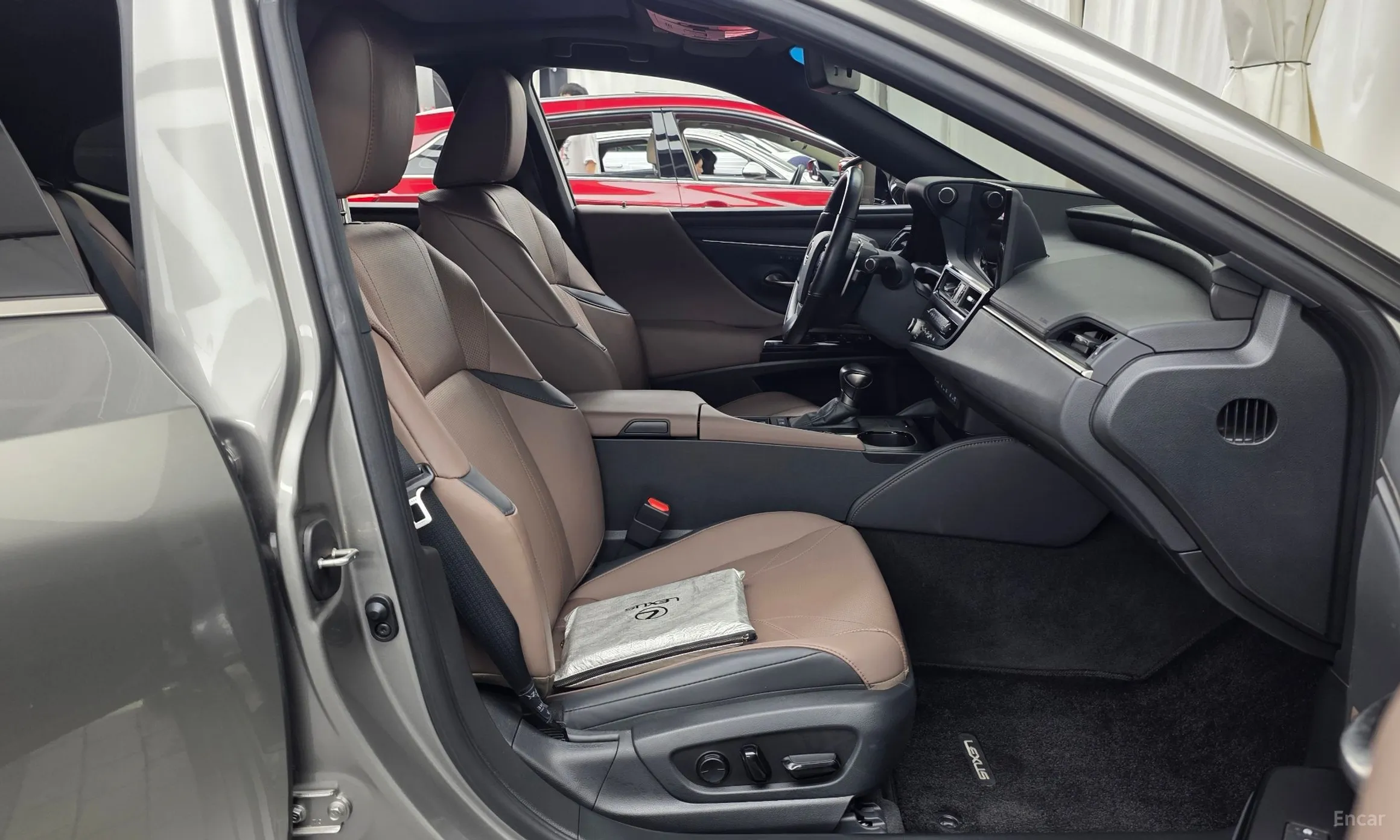 Lexus ES300h 7th Generation превью 11