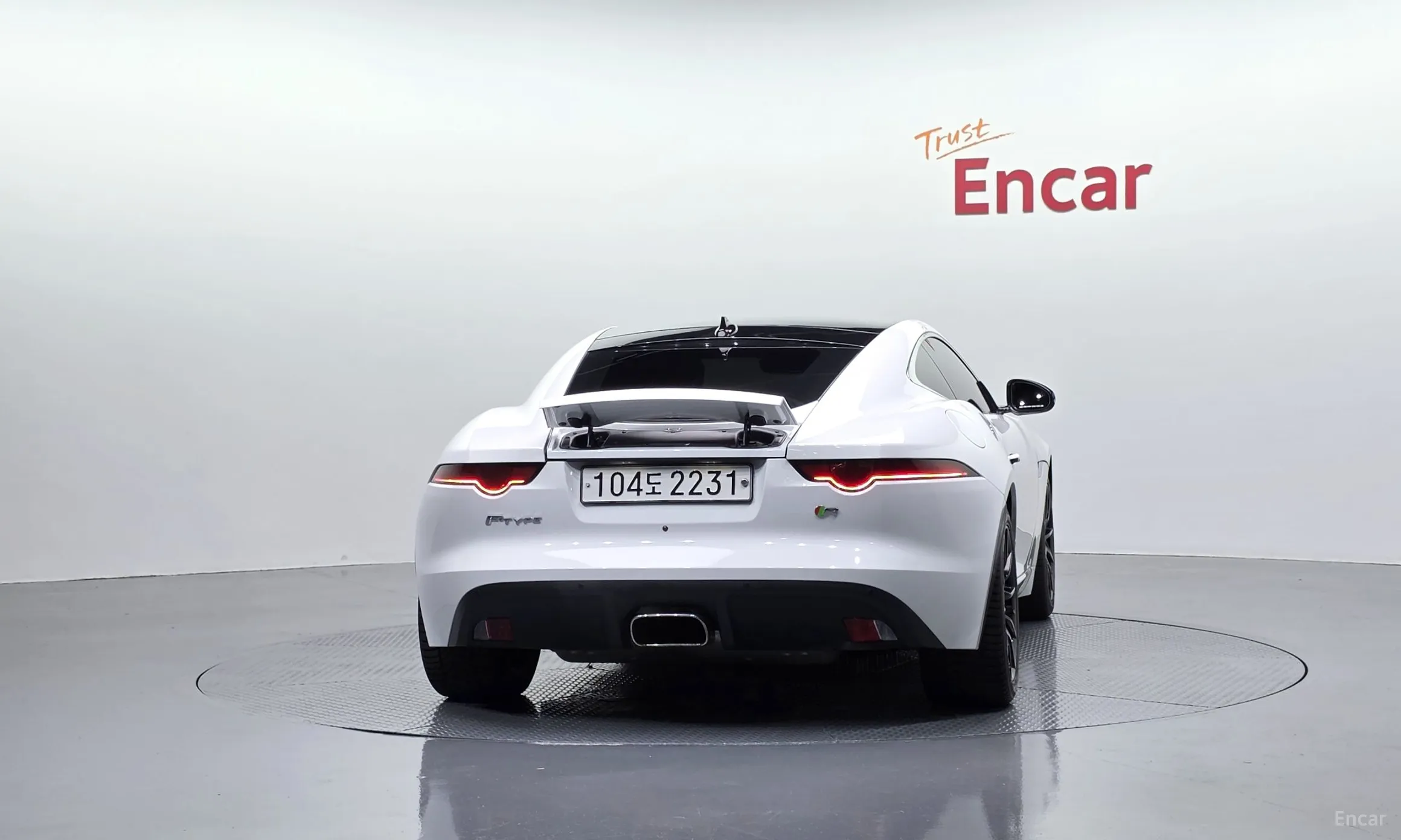 Jaguar F-TYPE превью 4