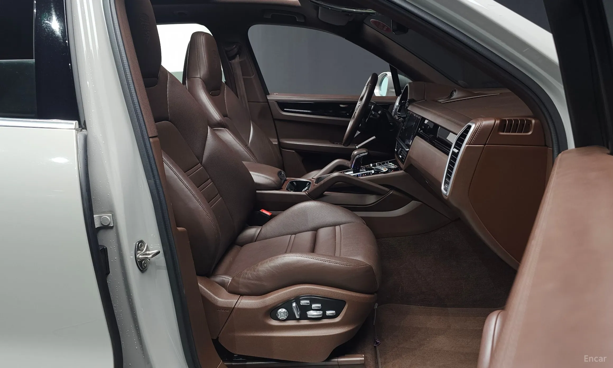 Porsche Cayenne (PO536) превью 10