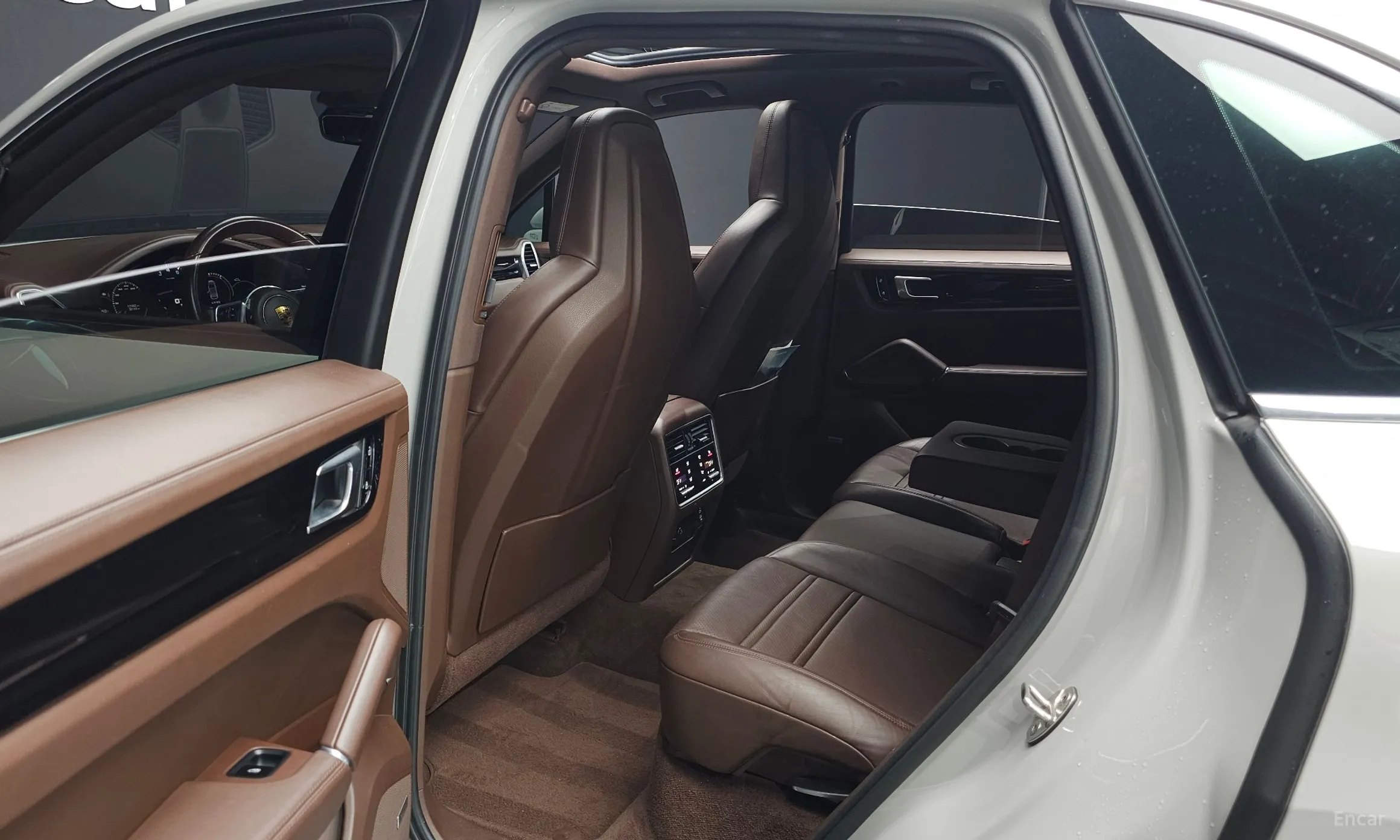 Porsche Cayenne (PO536) превью 12