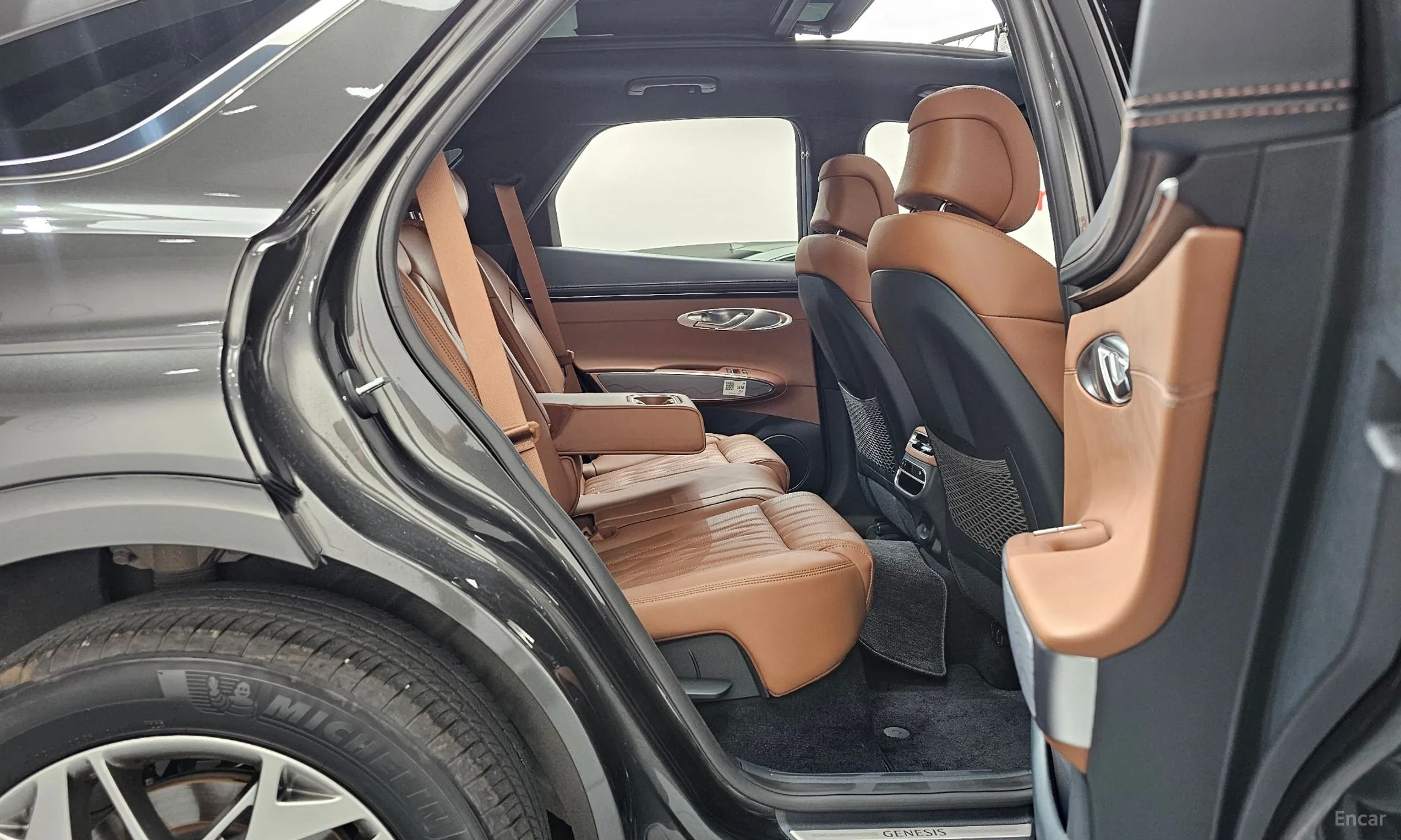 Genesis GV70 превью 11