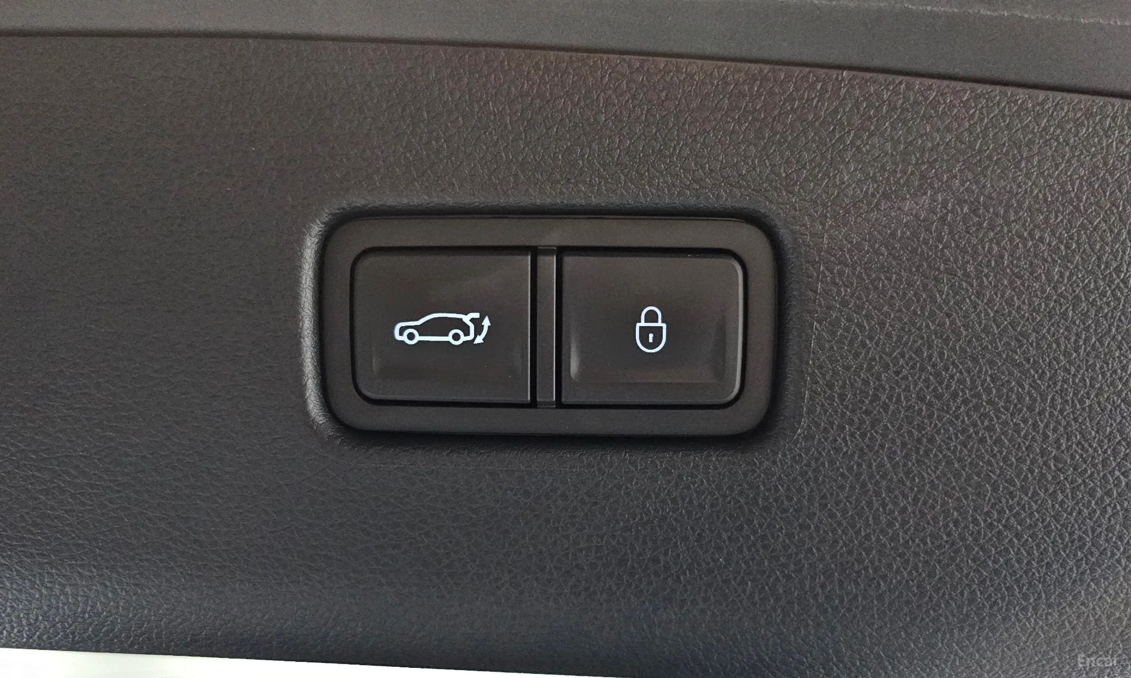 Genesis GV70 превью 18