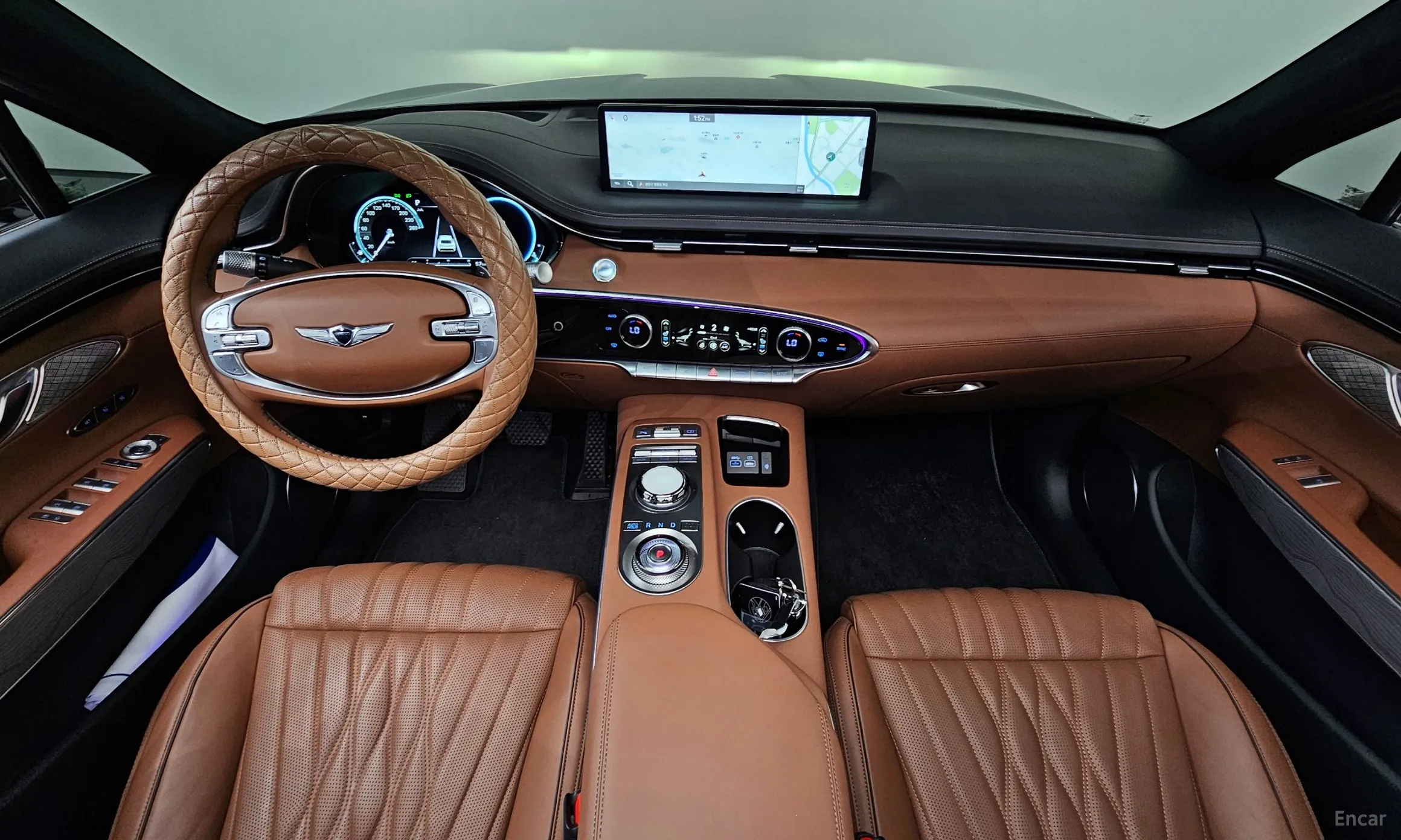 Genesis GV70 превью 7