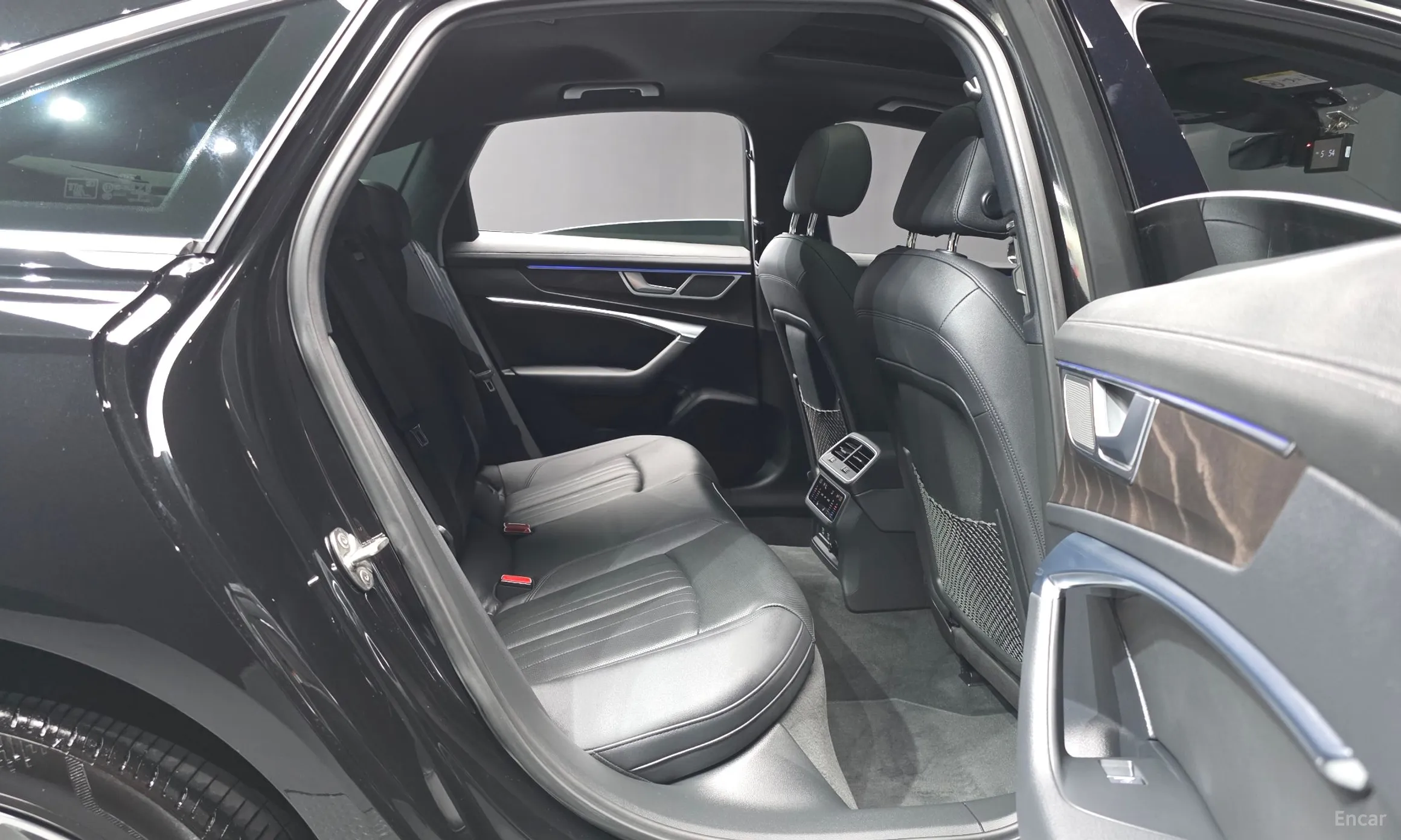 Audi A6 (C8) превью 12