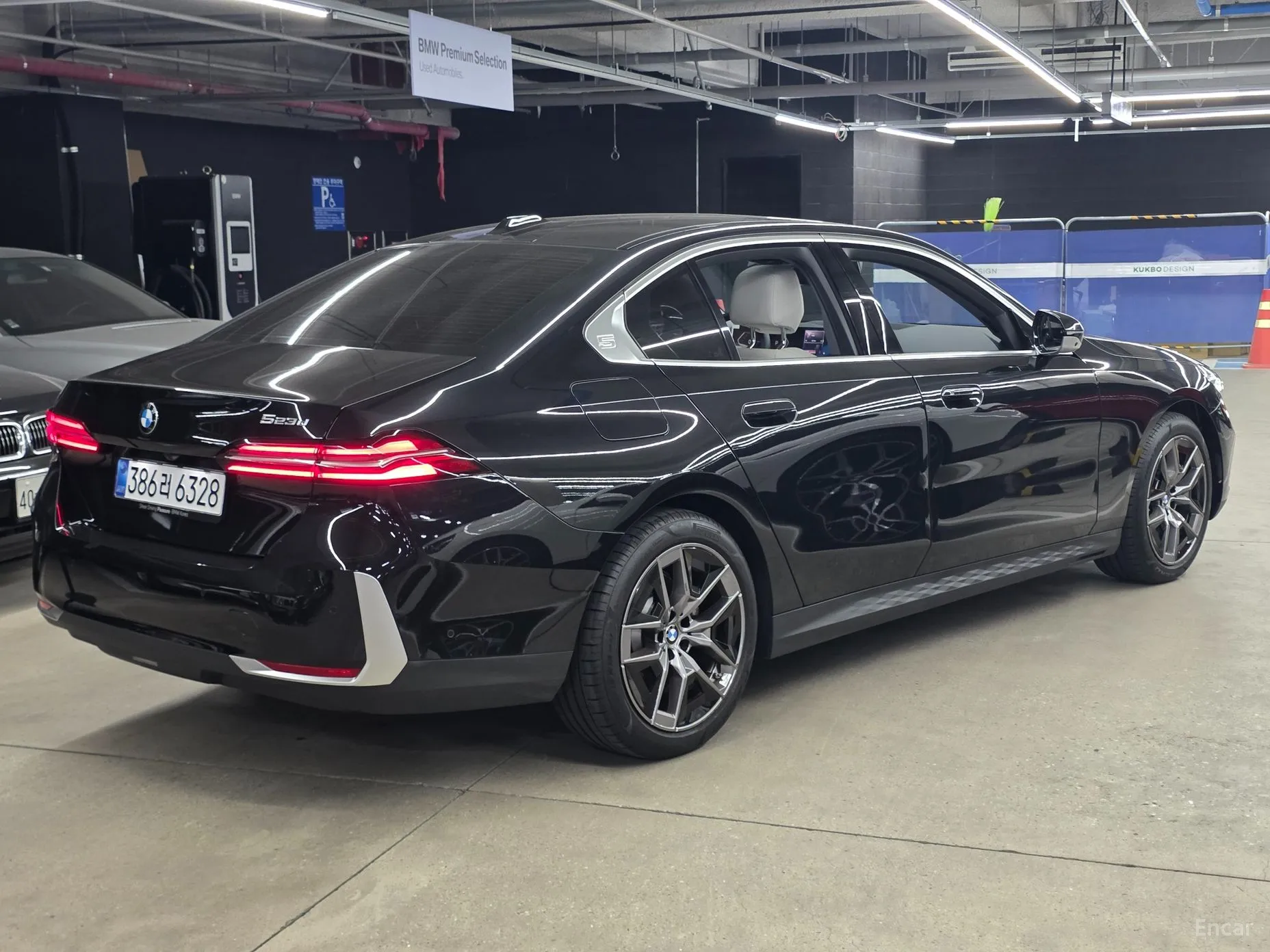 BMW 5 Series (G60)